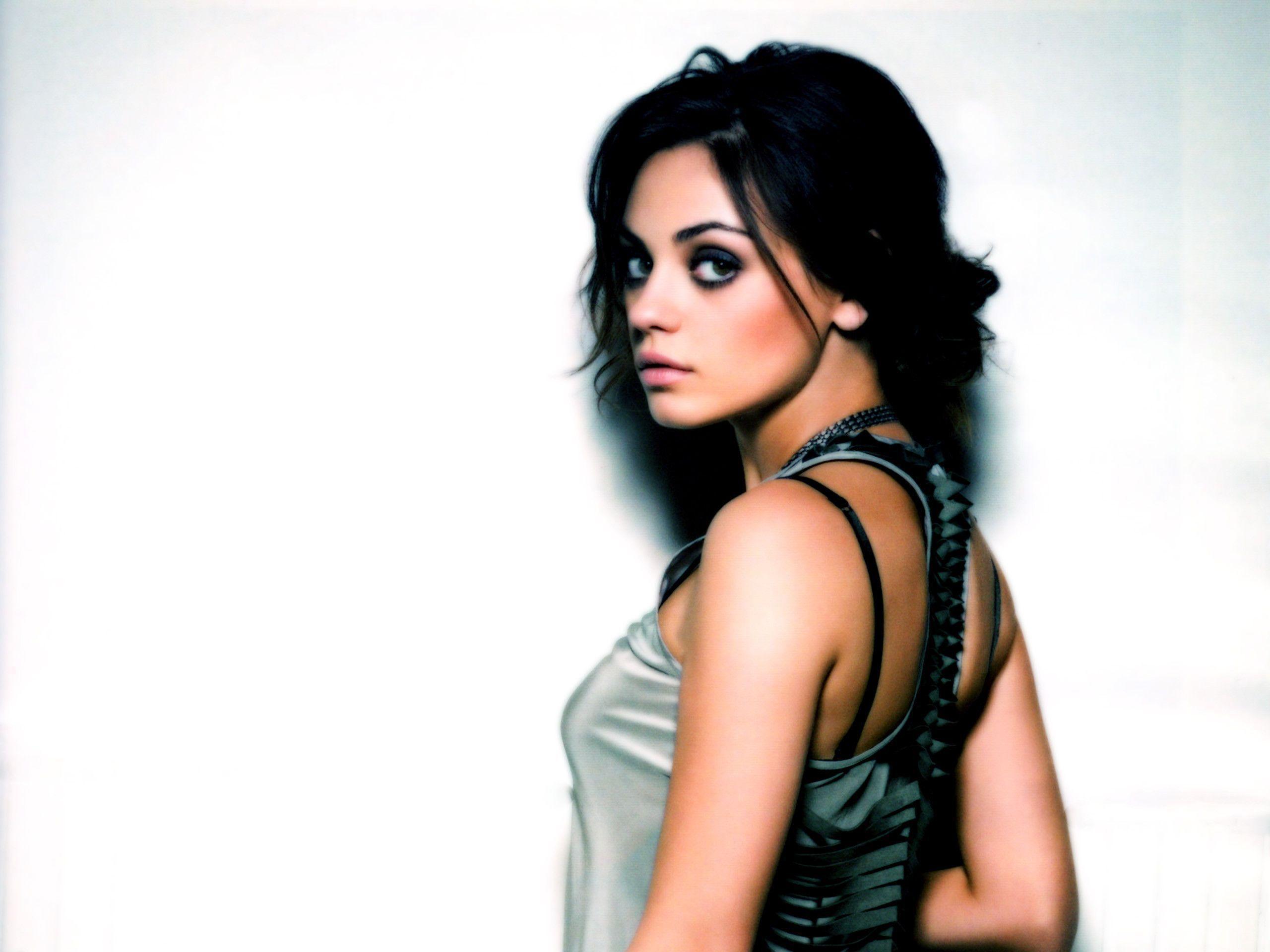 Mila Kunis Actress Exclusive HD Wallpapers