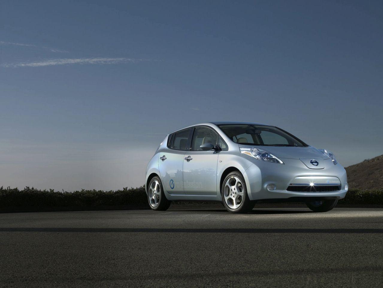 Sport Cars: Nissan Leaf Hd Wallpapers 2011