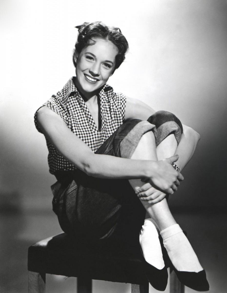 Julie Andrews photo 21 of 38 pics, wallpapers