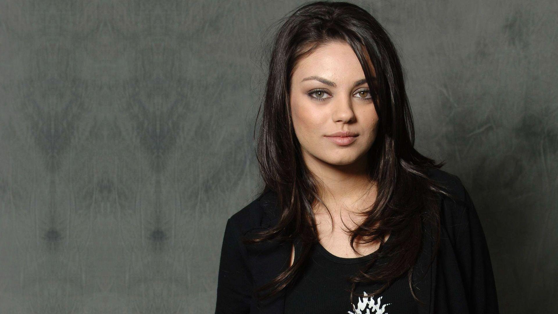 Mila Kunis Wallpapers 44 Backgrounds