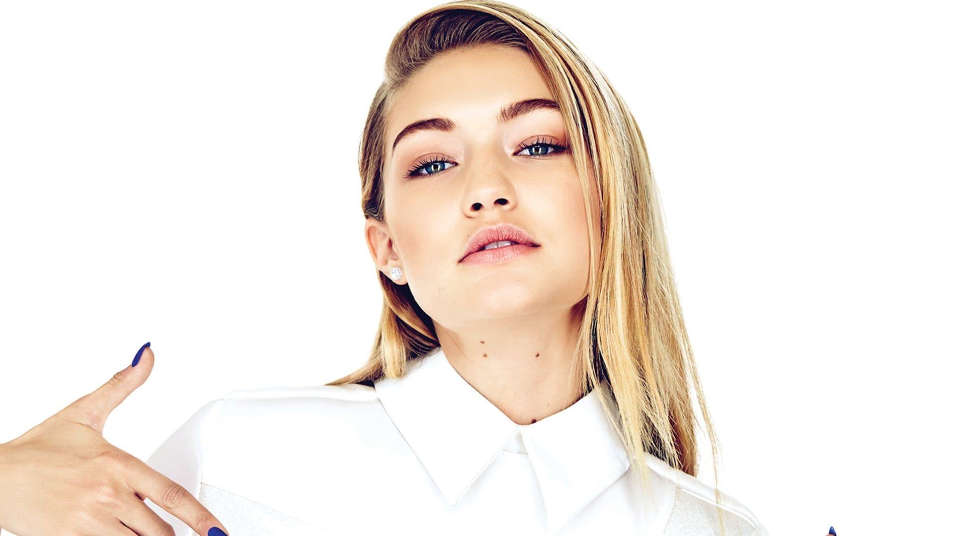 15 Beautiful HD Gigi Hadid Wallpapers