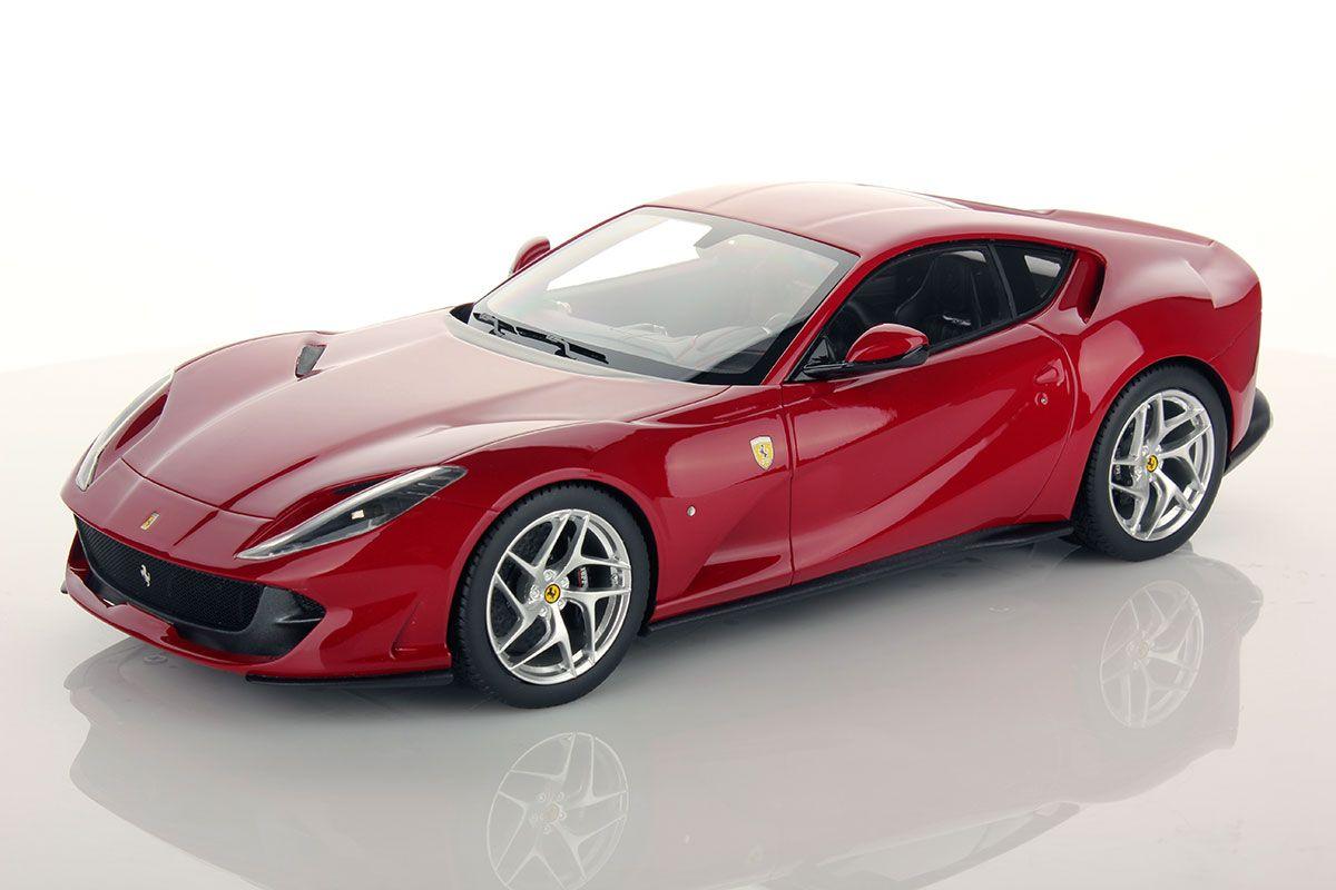 Ferrari 812 Superfast 1:18