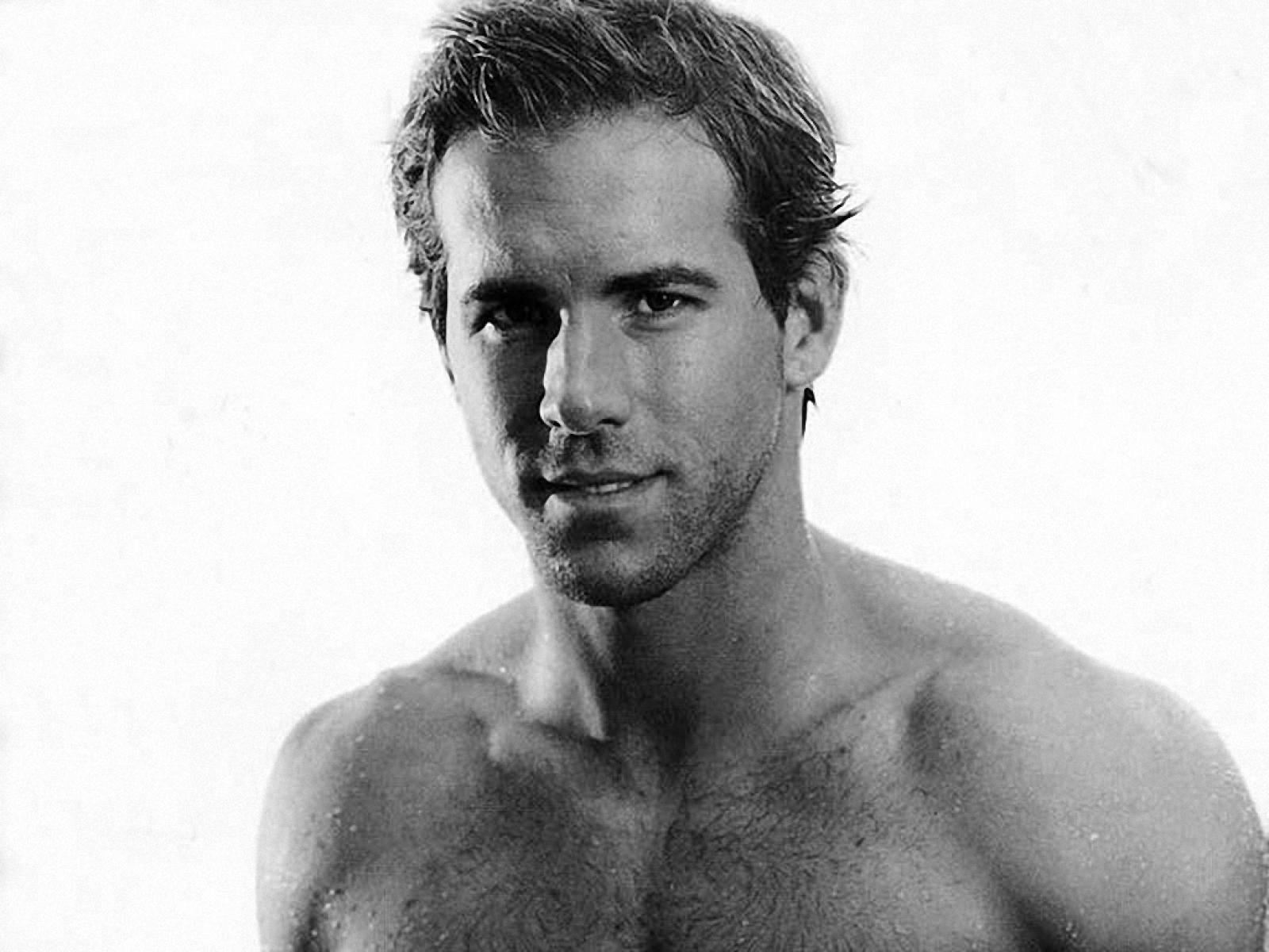 Wide HD Ryan Reynolds Wallpapers