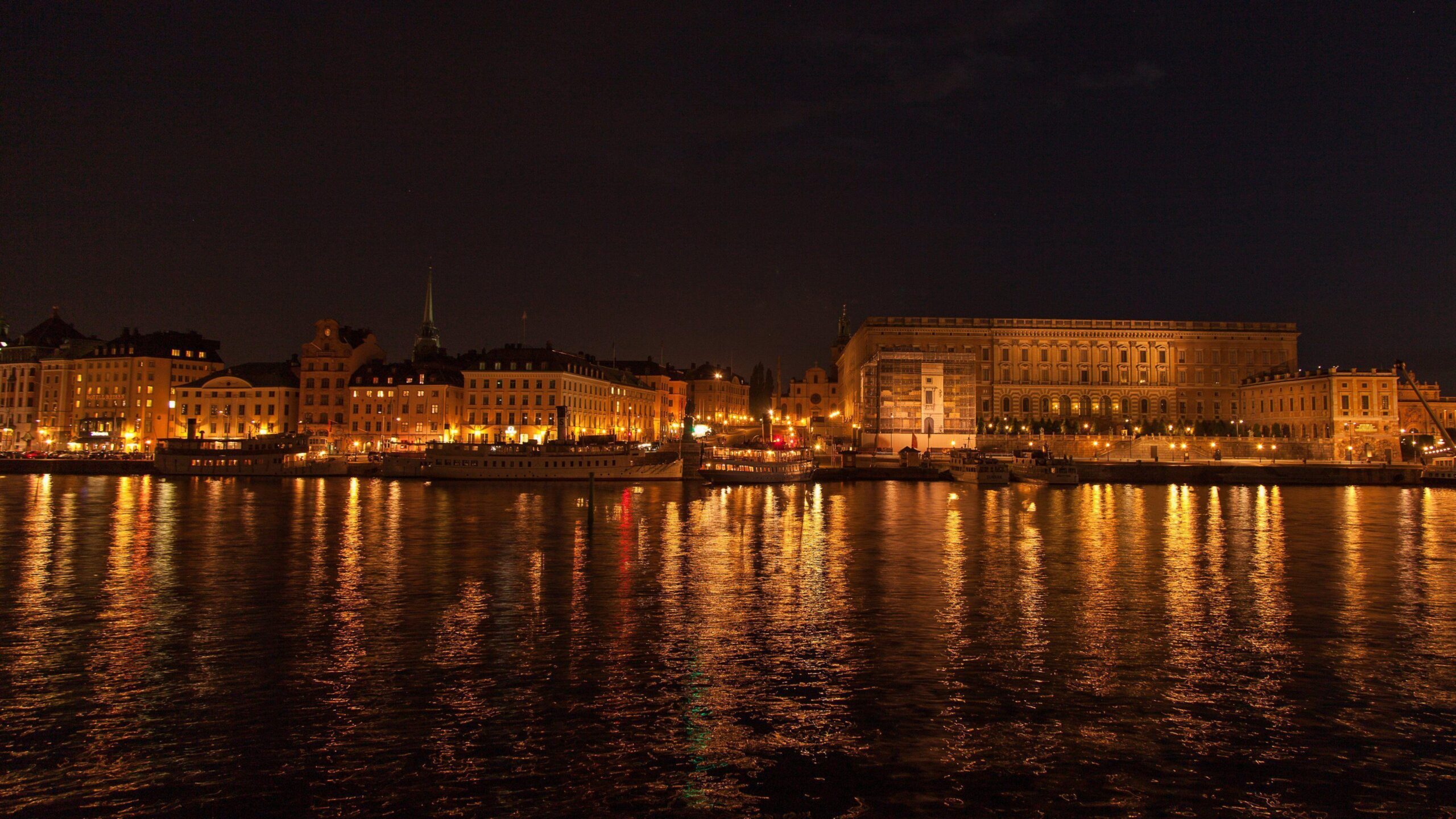 Stockholm and Budapest by night Wallpapers · HD Wallpapers