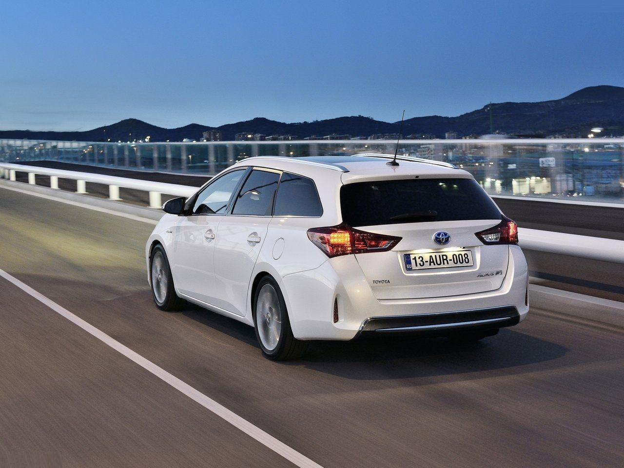 2013 Toyota Auris Touring Sports