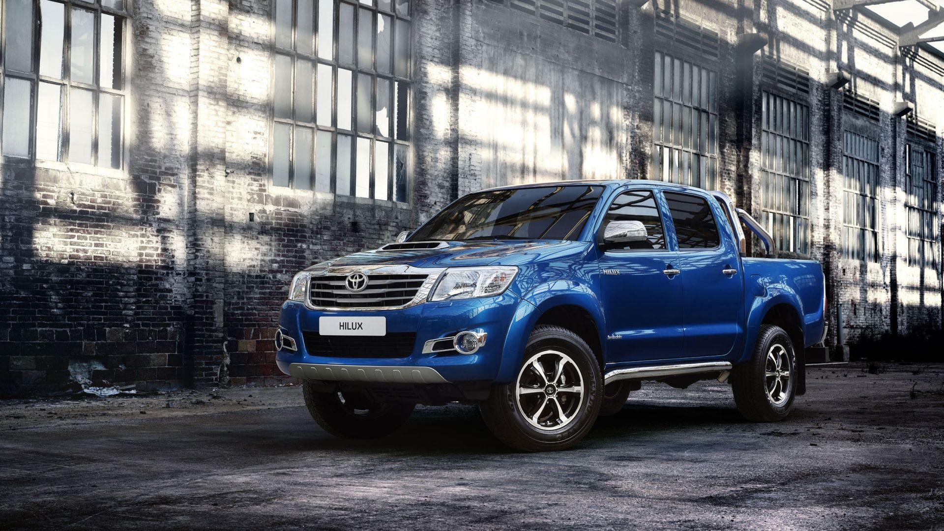 2014 Toyota Hilux Invincible Wallpapers