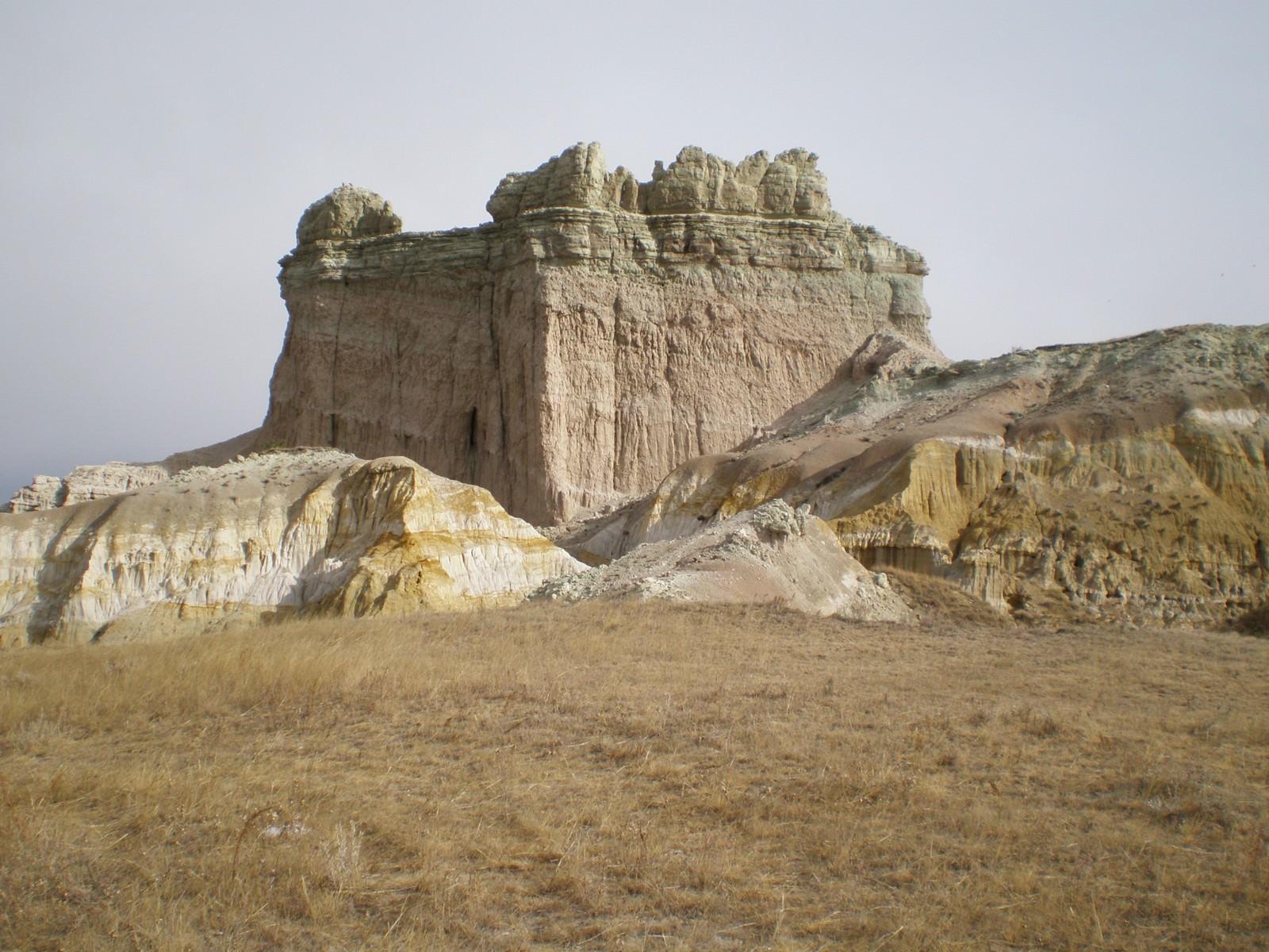 Castle Rock In South Dakota: Nature: Mountains Wallpapers