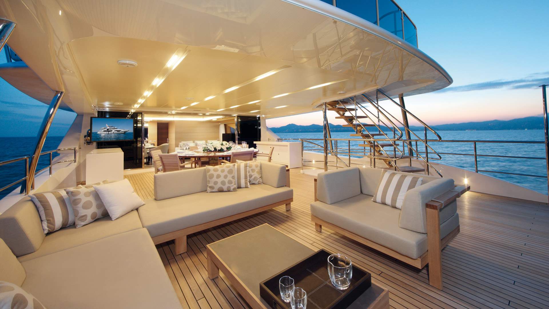 1 Benetti Yacht: Classic Supreme 132