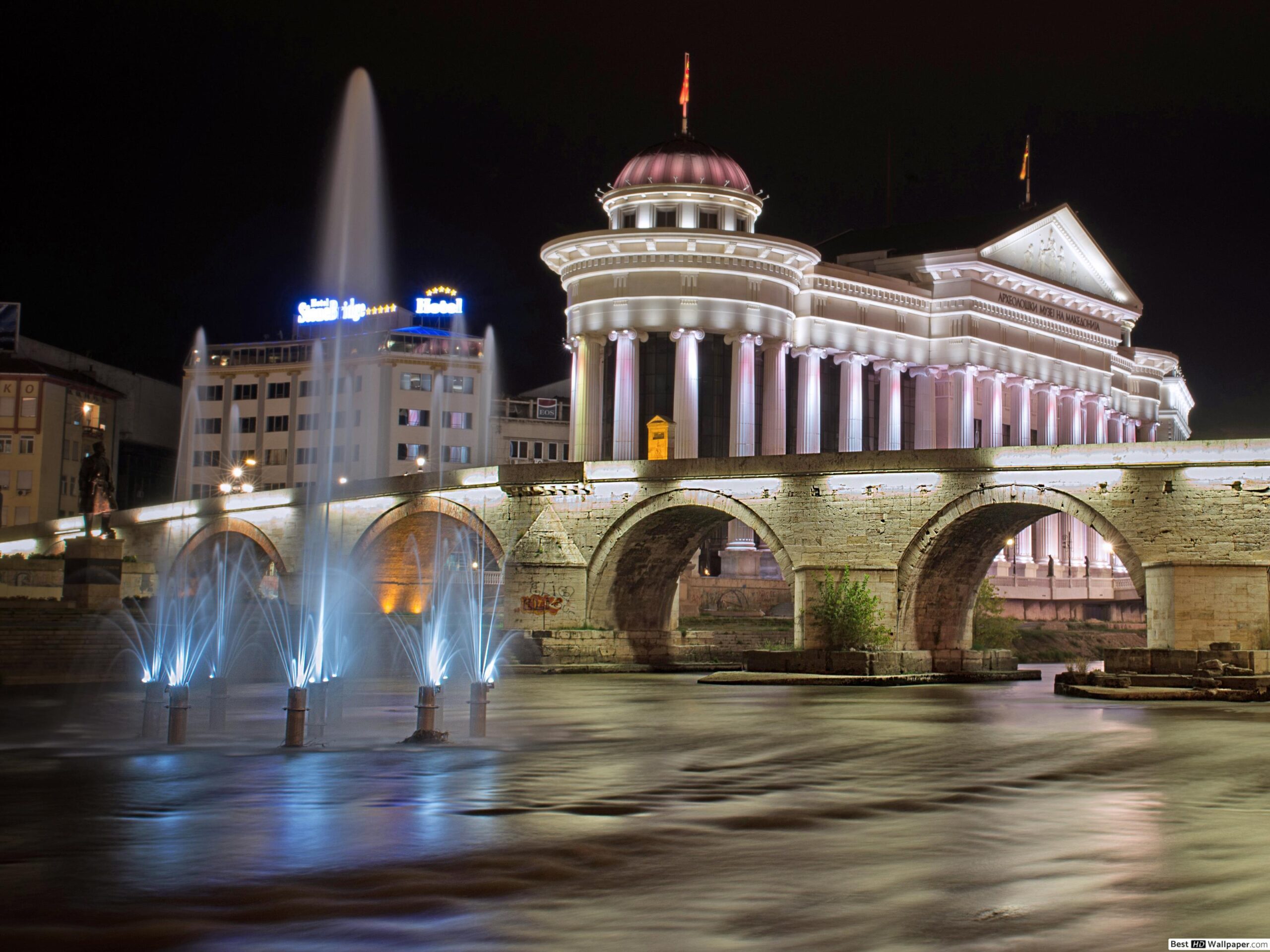 Stone Bridge and Vardar river in Skopje, Macedonia HD wallpapers download