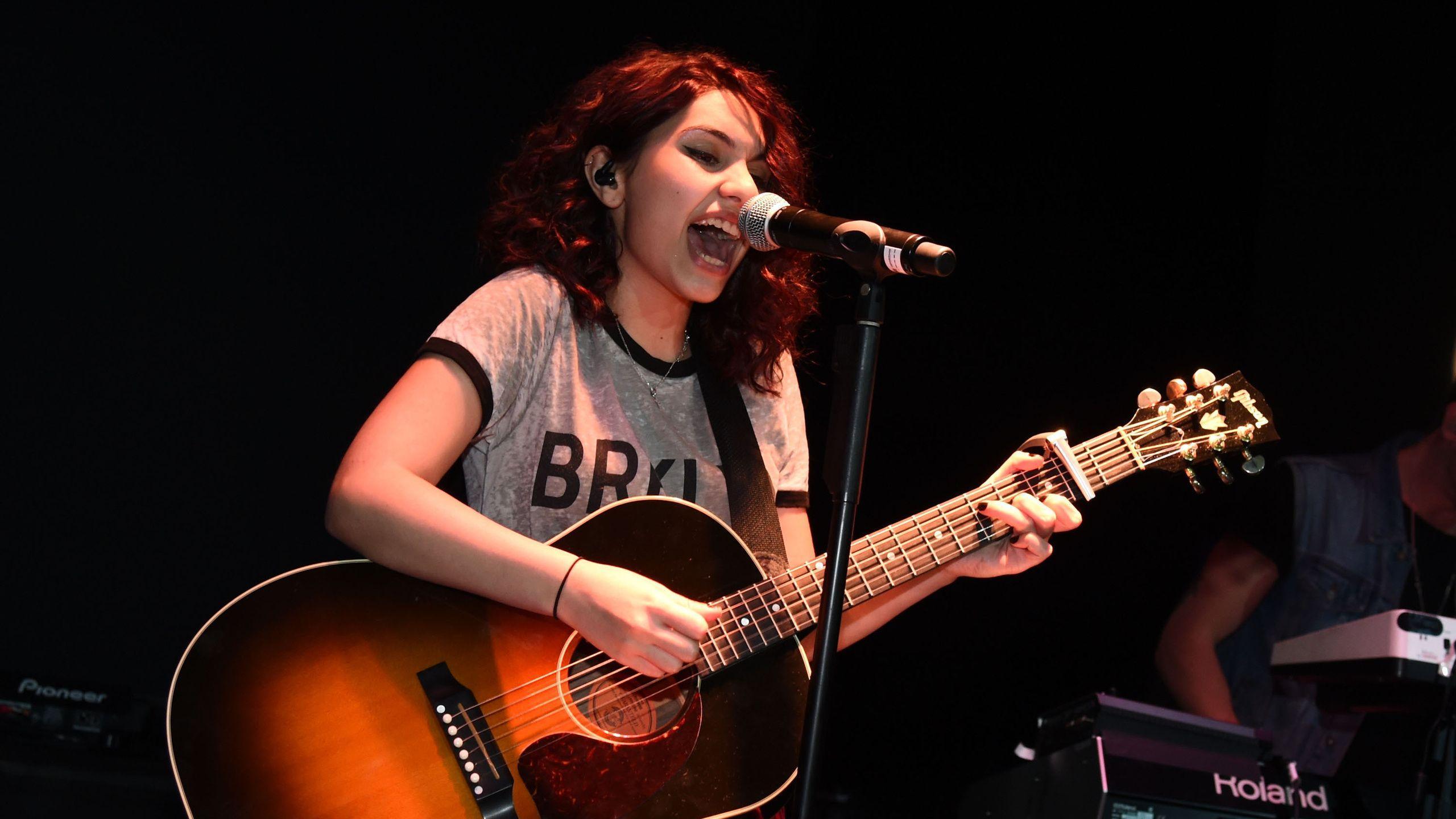 Alessia Cara Wallpapers HD Collection For Free Download