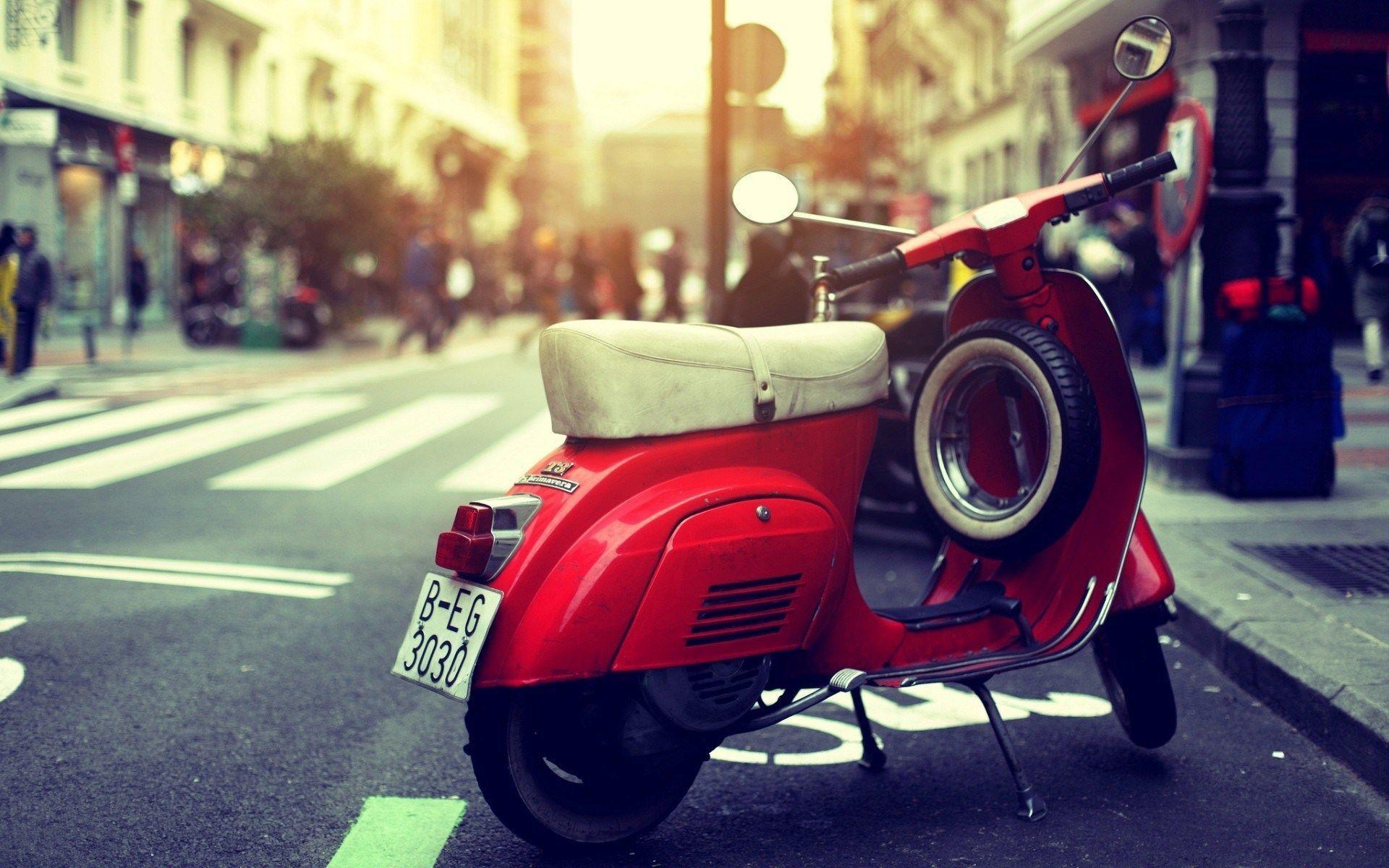 Vintage Vespa Scooter City HD Wallpapers