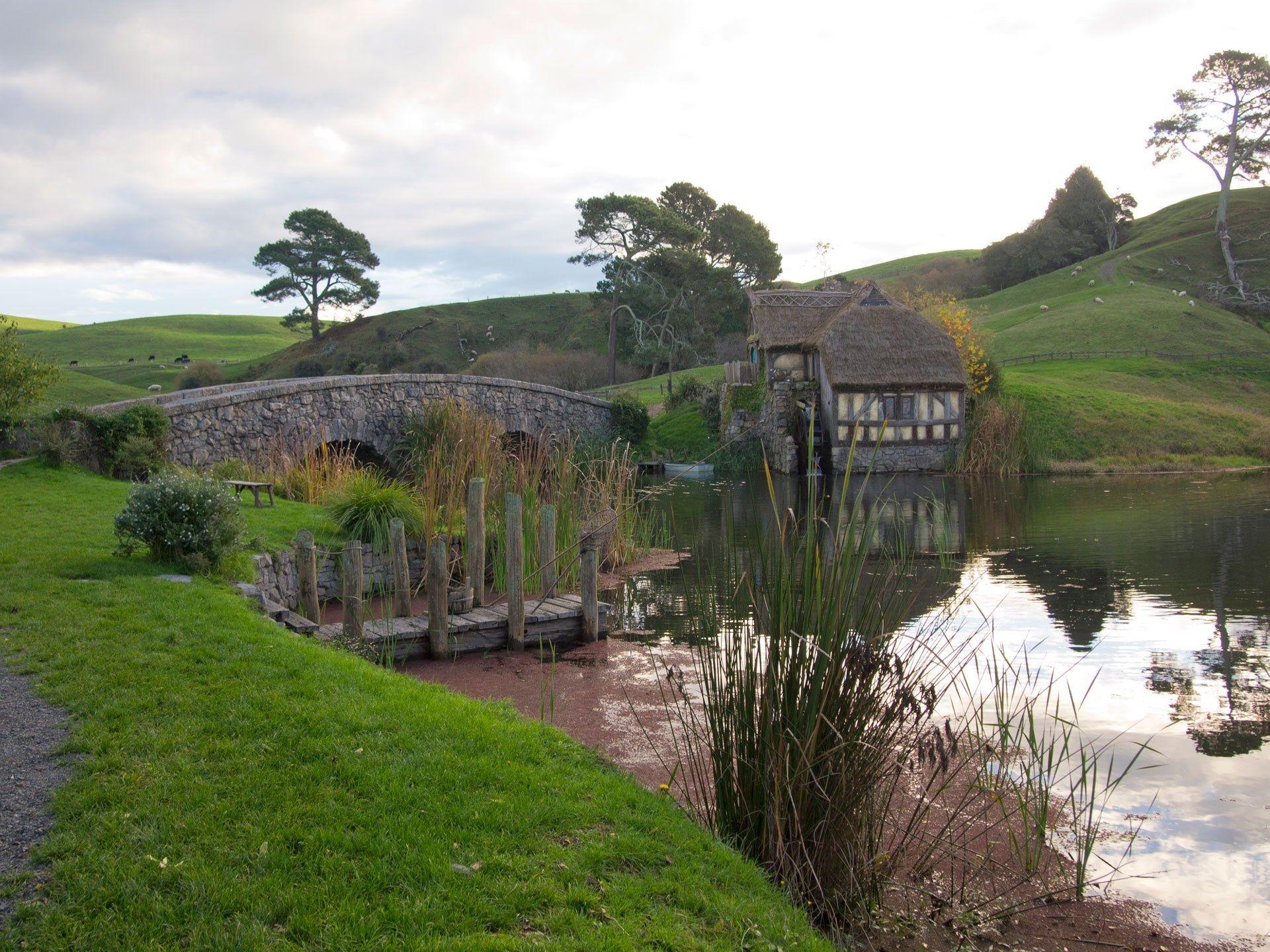 computer wallpapers for hobbiton