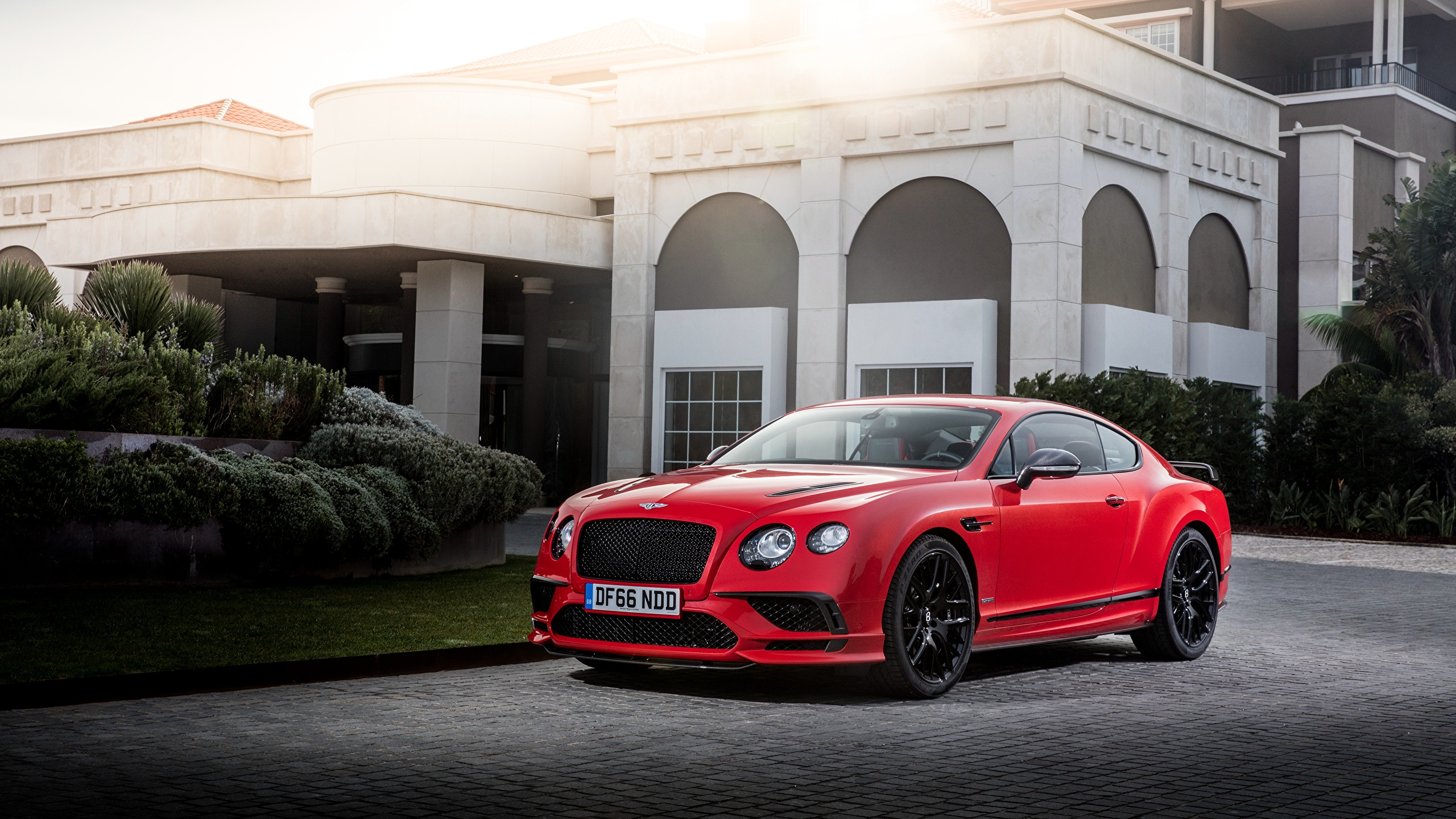 Photos Bentley 2017 Continental Supersports Worldwide Red