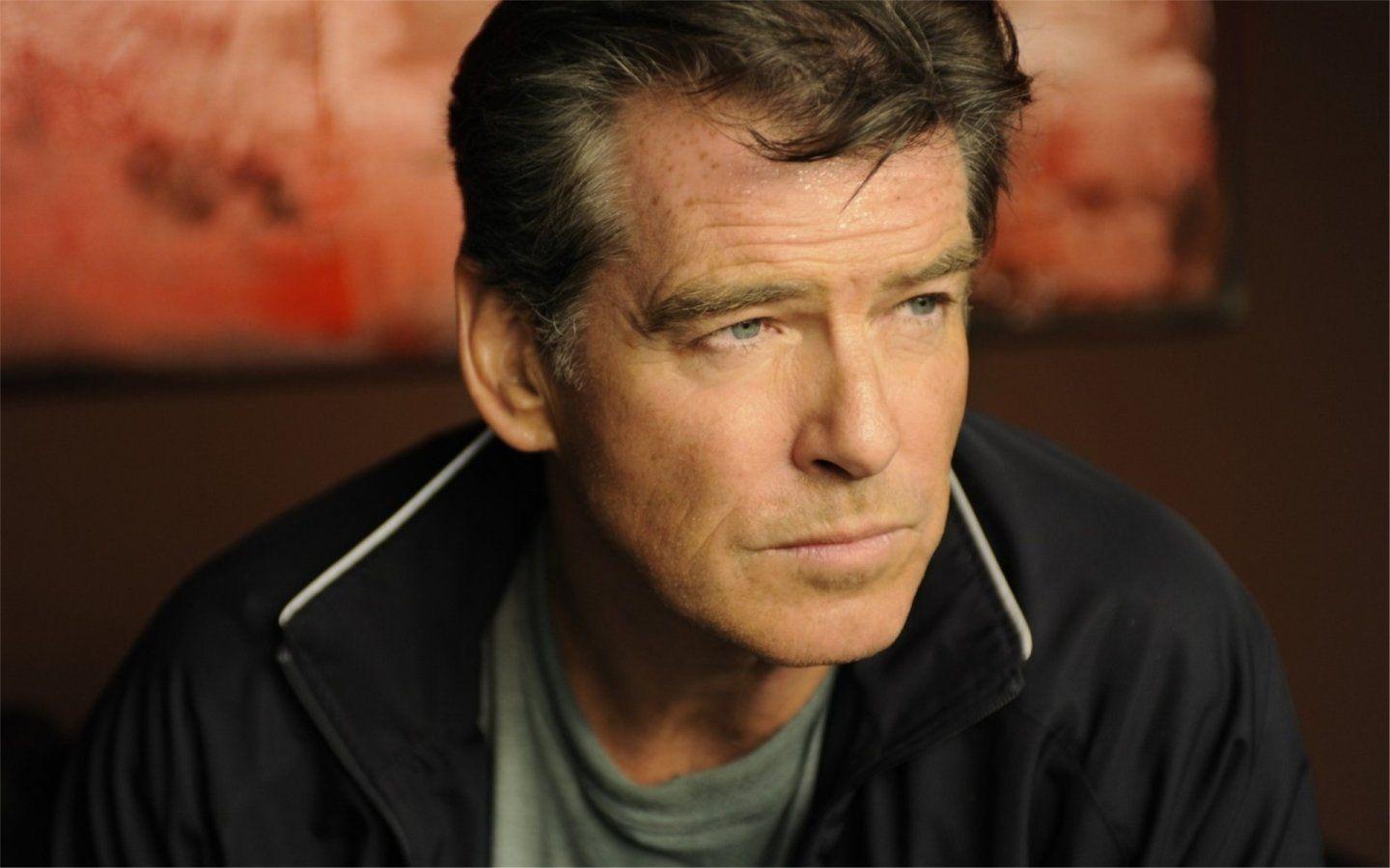 Confused Pierce Brosnan Wallpapers, Wallpapers