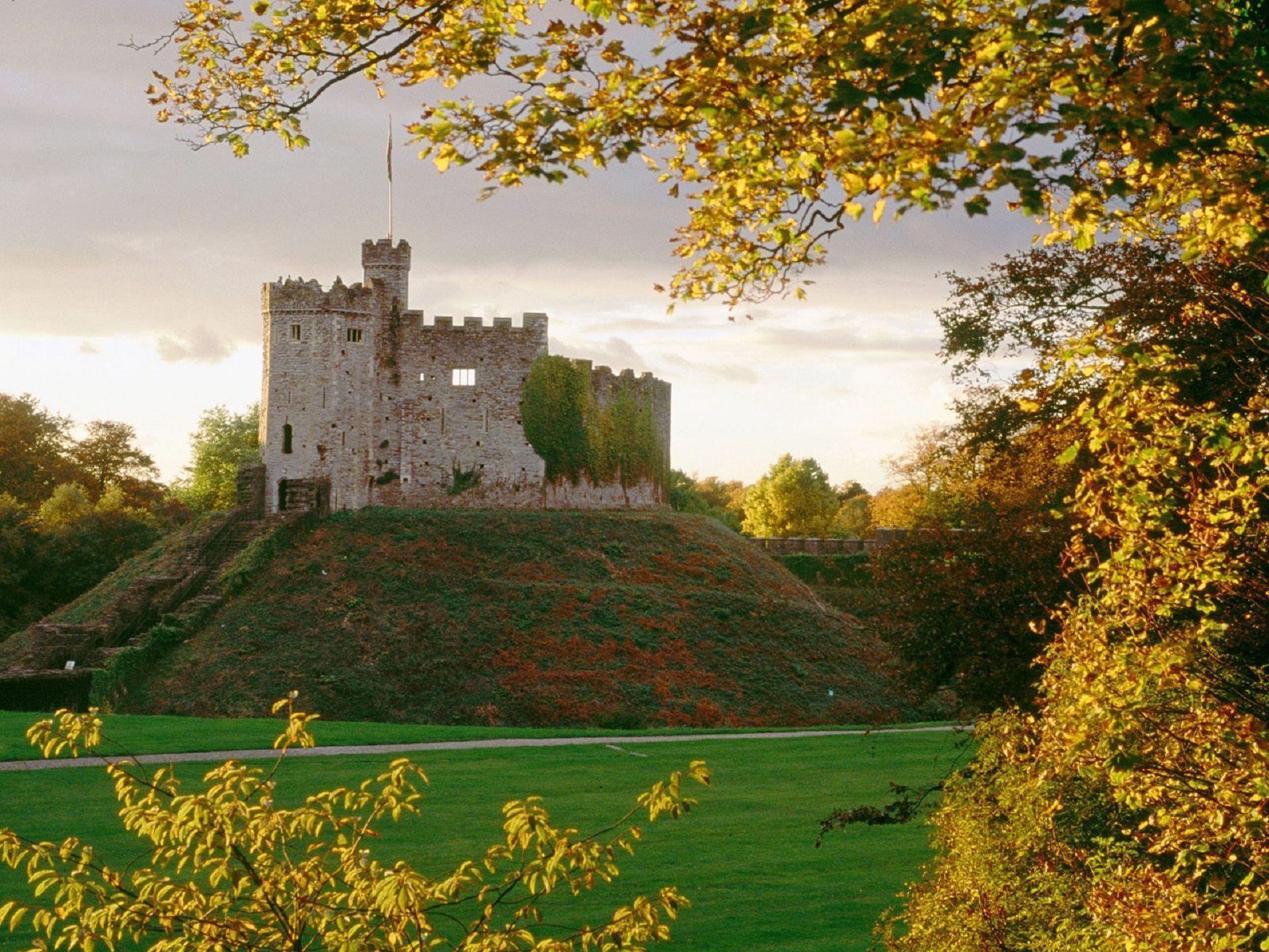 Europe Cardiff Castle 5 wallpapers