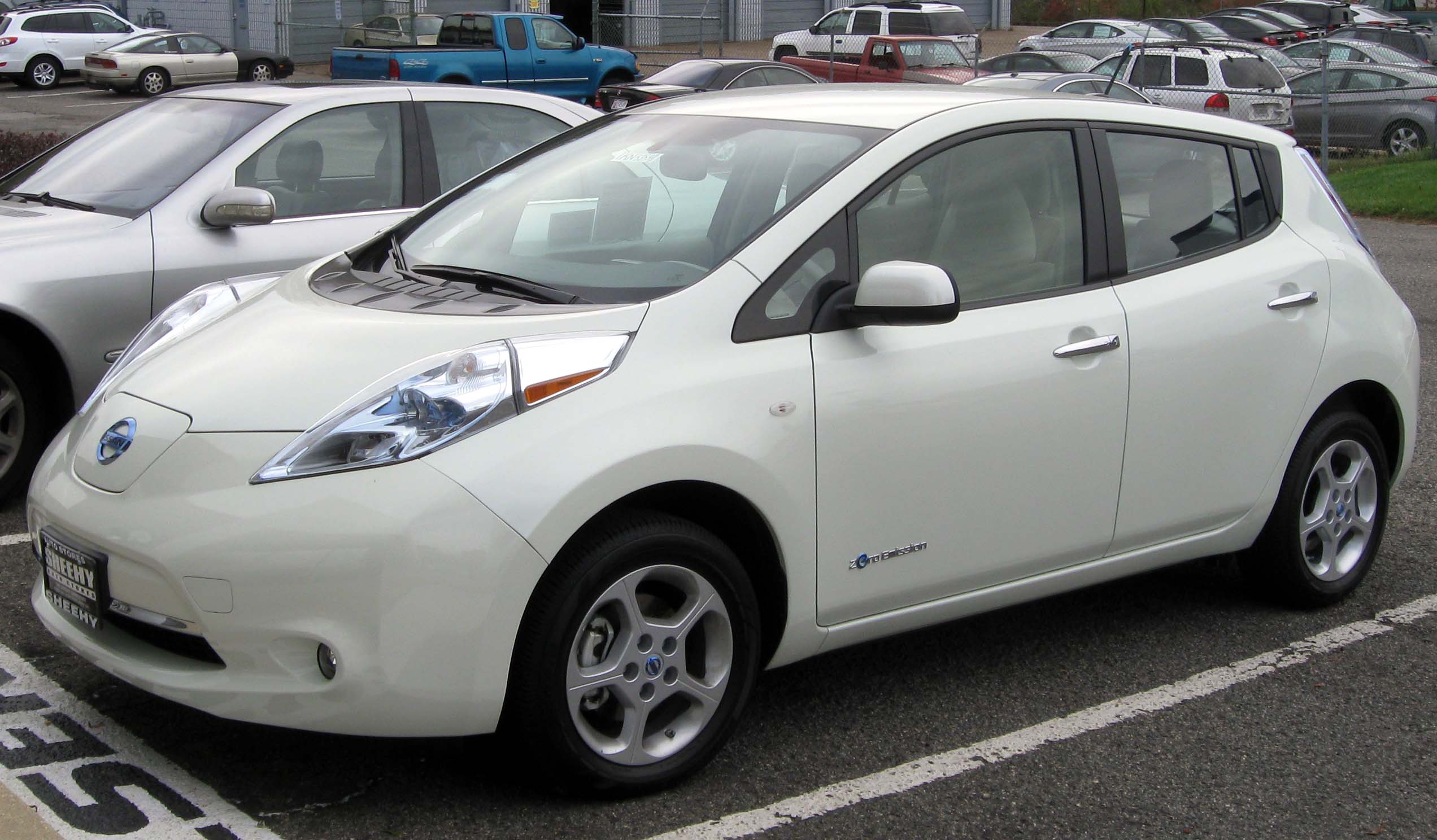 Nissan Leaf Photos and Wallpapers