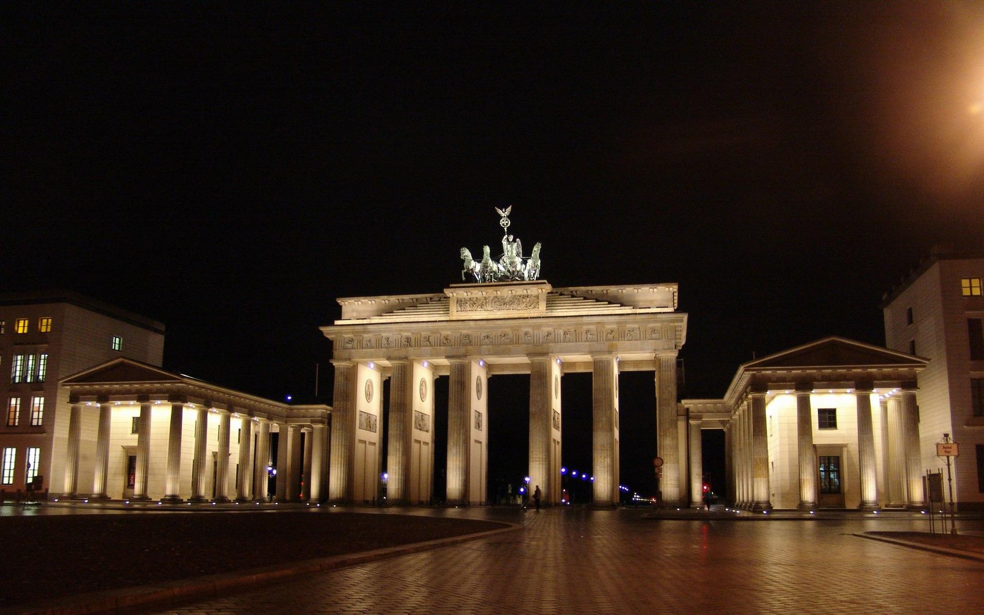 Triumphal Brandenburg Gate Wallpapers – Travel HD Wallpapers