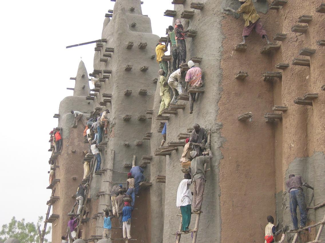 Mali, Africa, Mosque in Djenne annual remudding