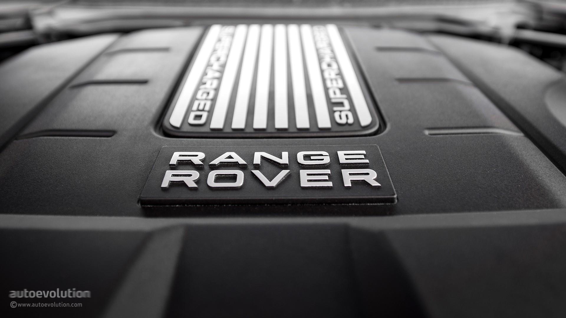 Range Rover Sport Supercharged in Dubai’s Desert: HD Wallpapers