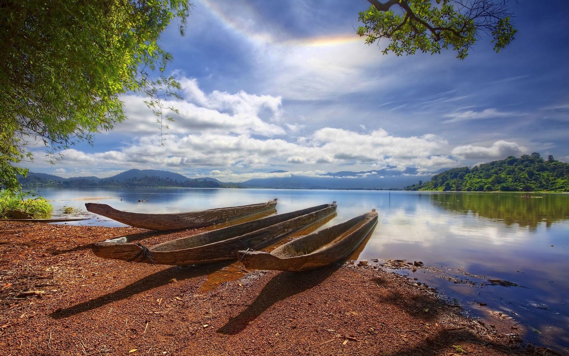 Boats Riverbank 1920×1200