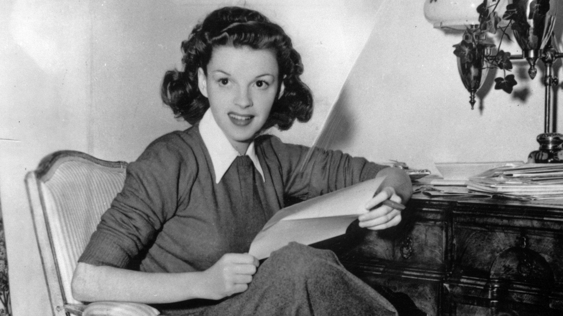 Judy Garland Was Groped by Munchkin Actors on ‘Wizard of Oz’ Set, Ex