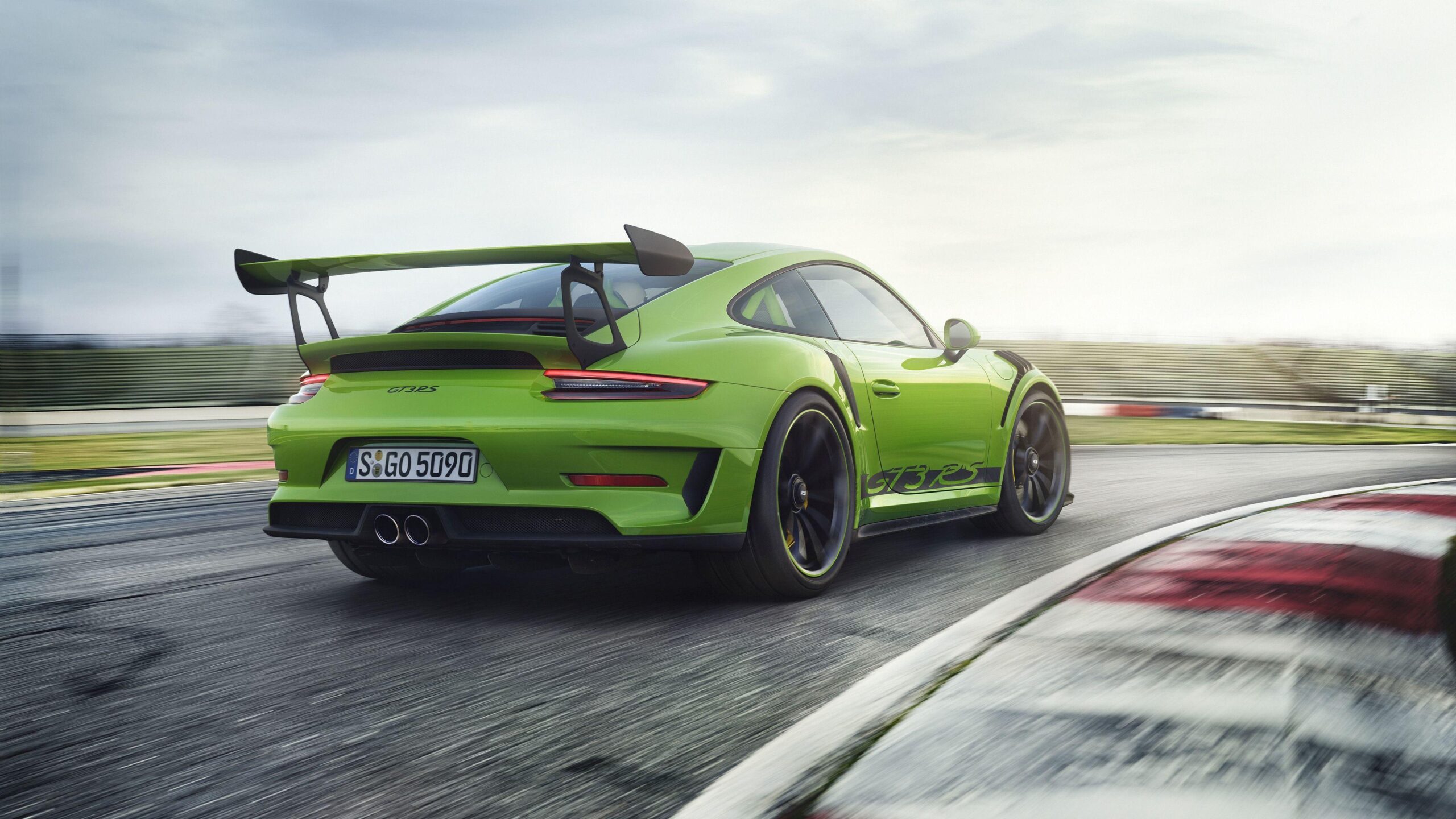 2018 Porsche 911 GT3 RS 4K 8 Wallpapers