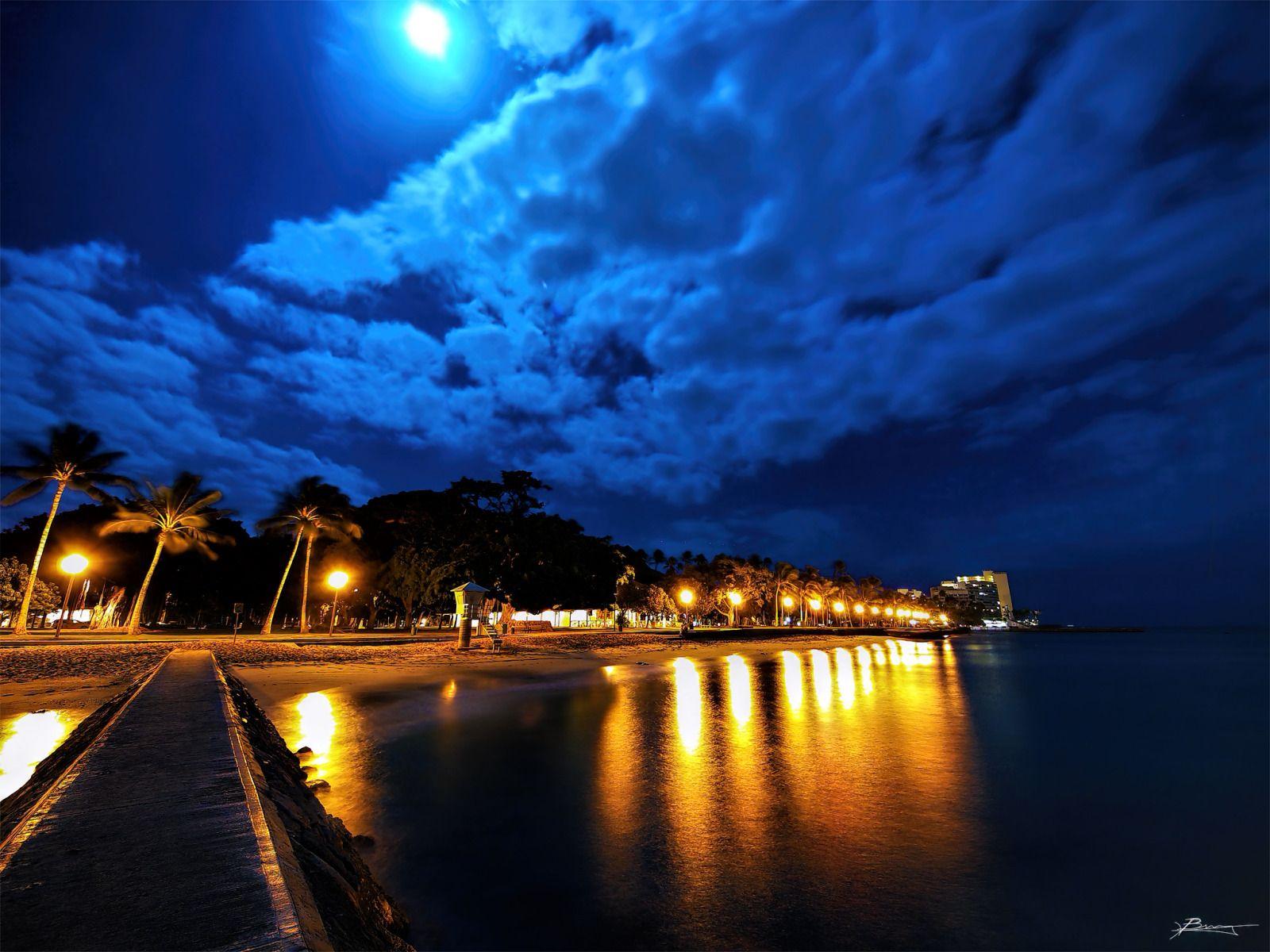 Evening Walk, Waikīkī Beach, Honolulu, on the South Shore of the