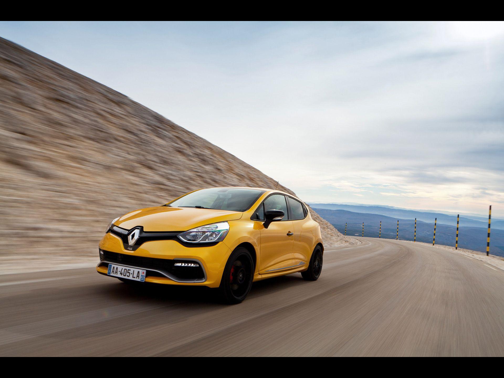 2013 Renault Clio RS 200 EDC Motion Front Angle wallpapers