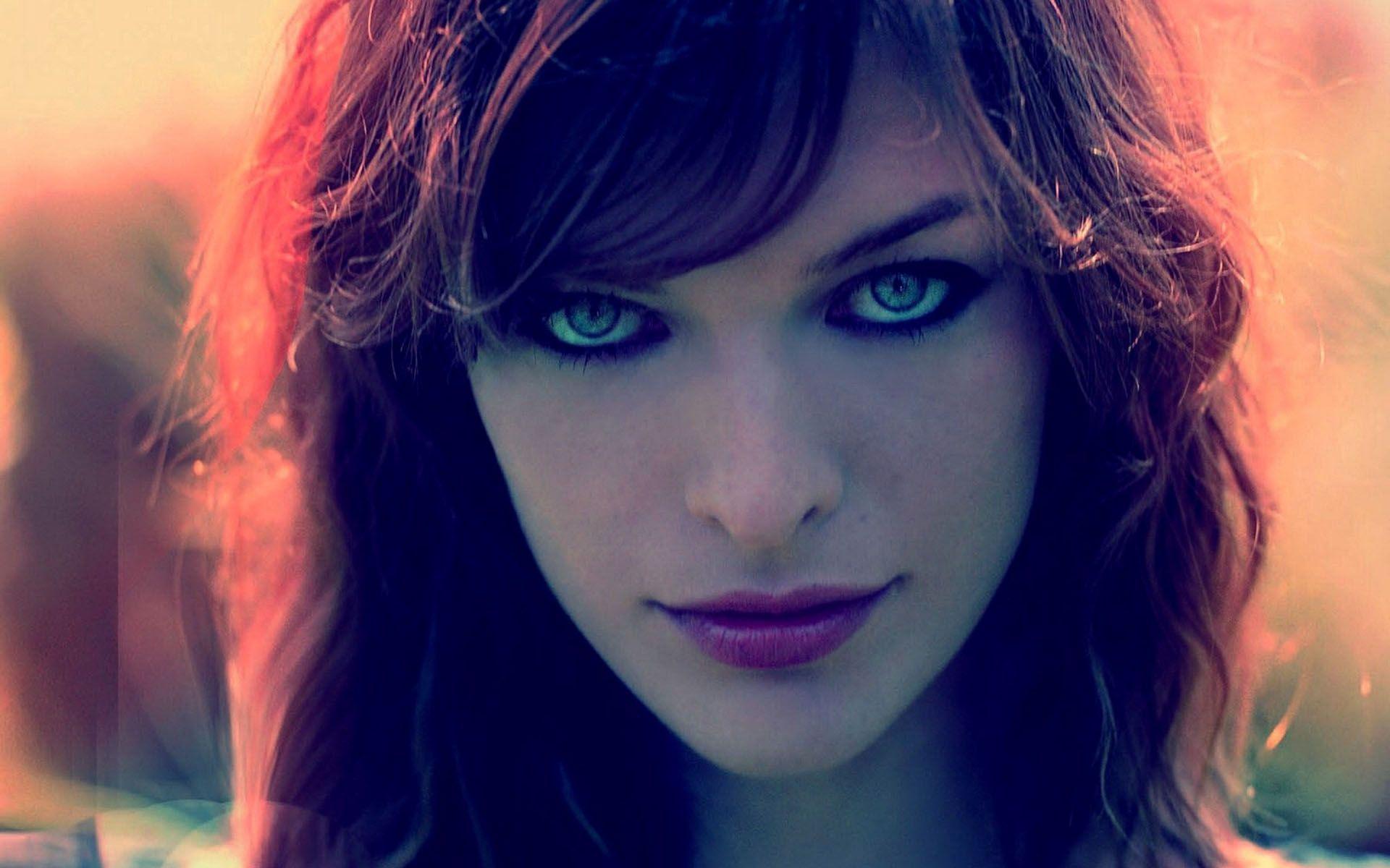 Milla Jovovich Wallpapers