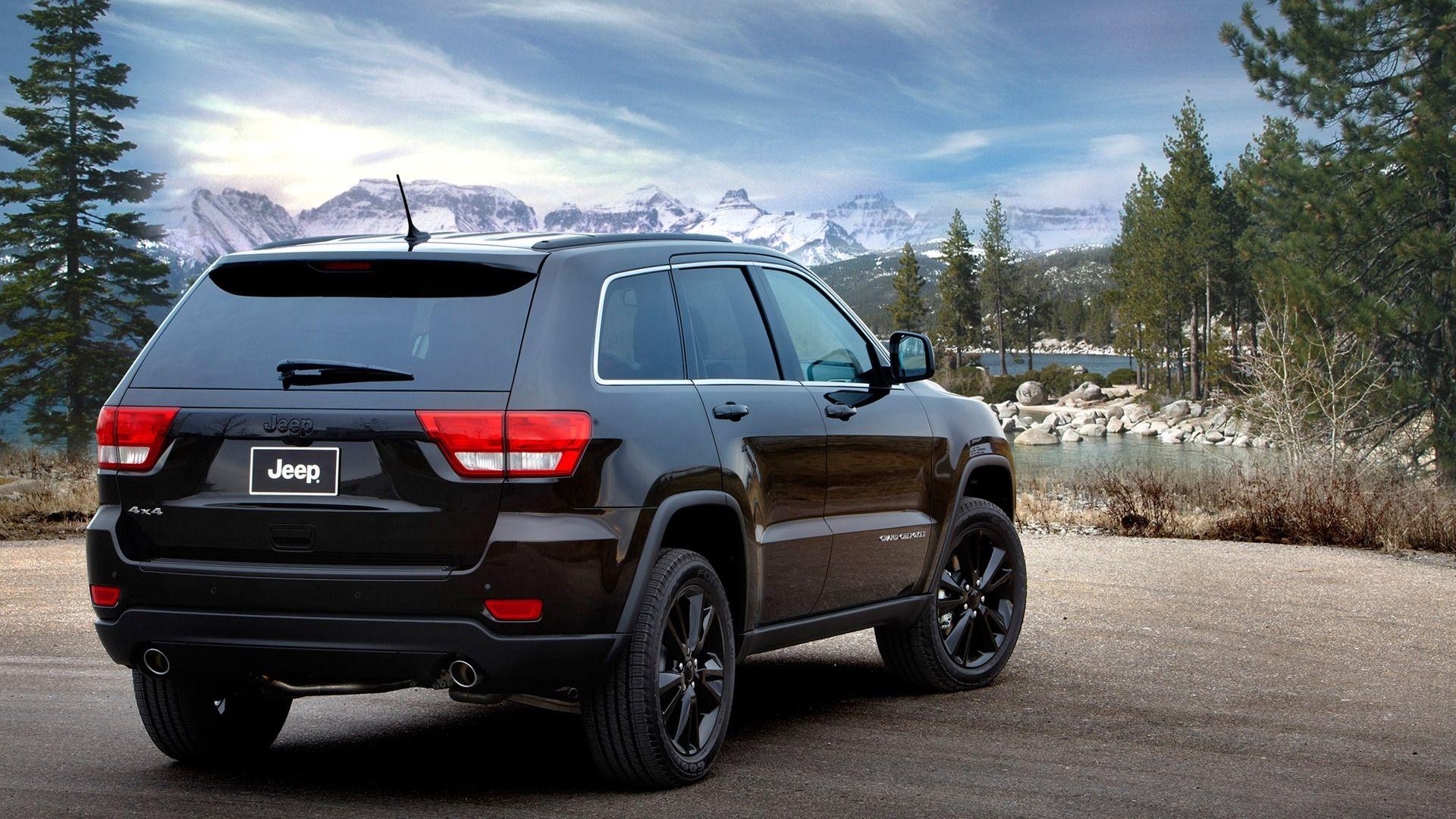 Jeep Grand Cherokee Rear Desktop Wallpapers