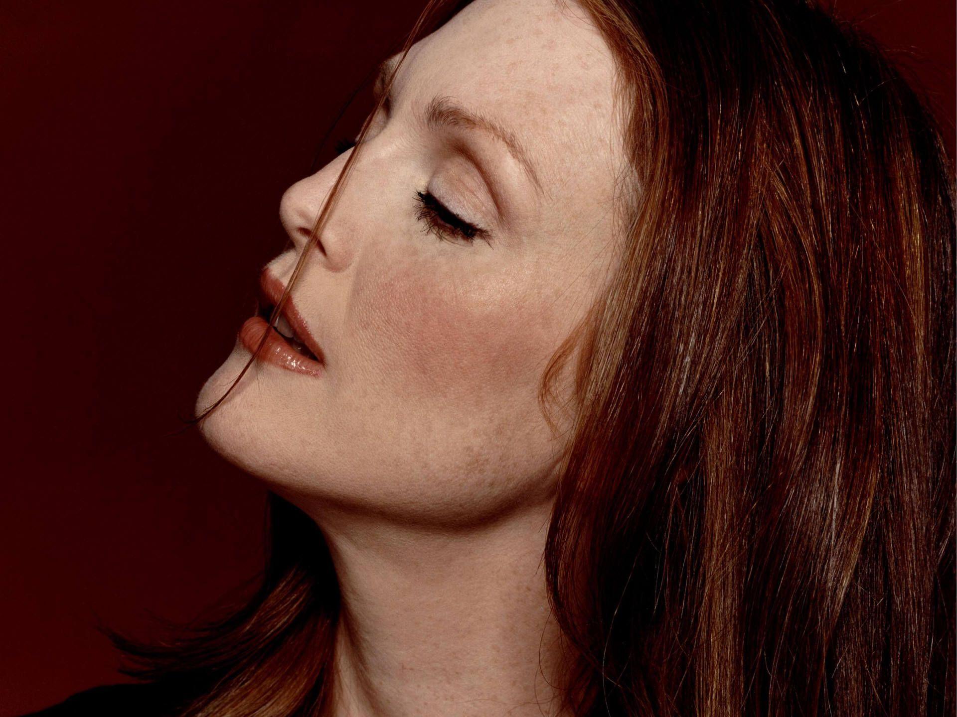 Julianne Moore Desktop Backgrounds