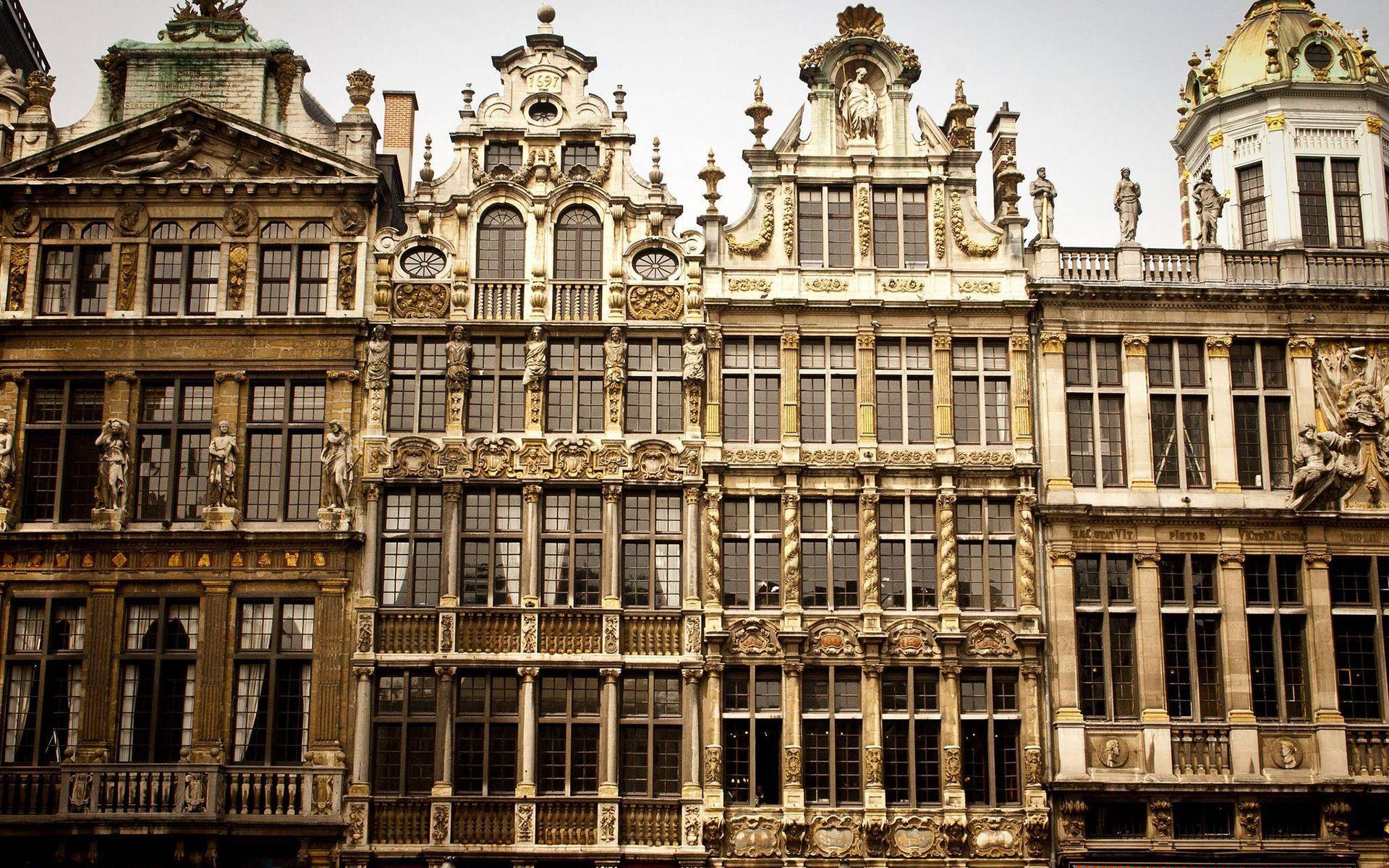 Statues on the Brussels Town Hall wallpapers