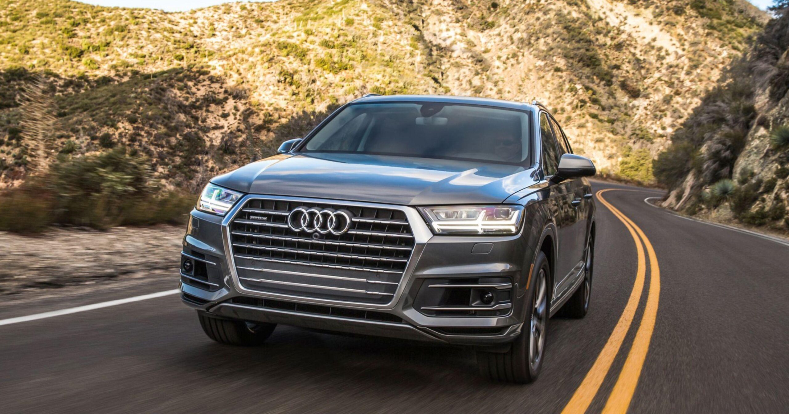 Best 2017 Audi Q7 Photos Gallery