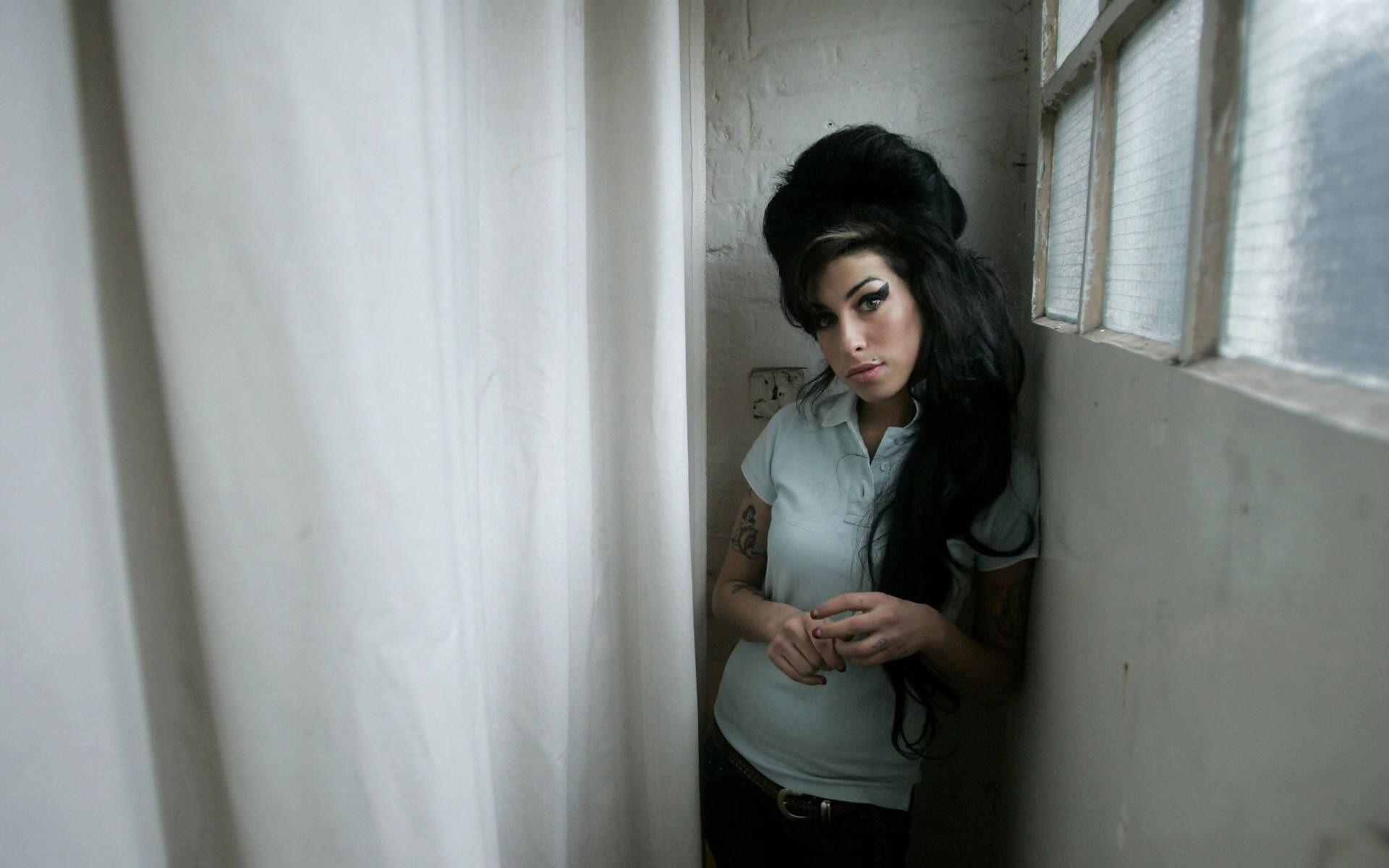 Amy Winehouse 010 wallpapers