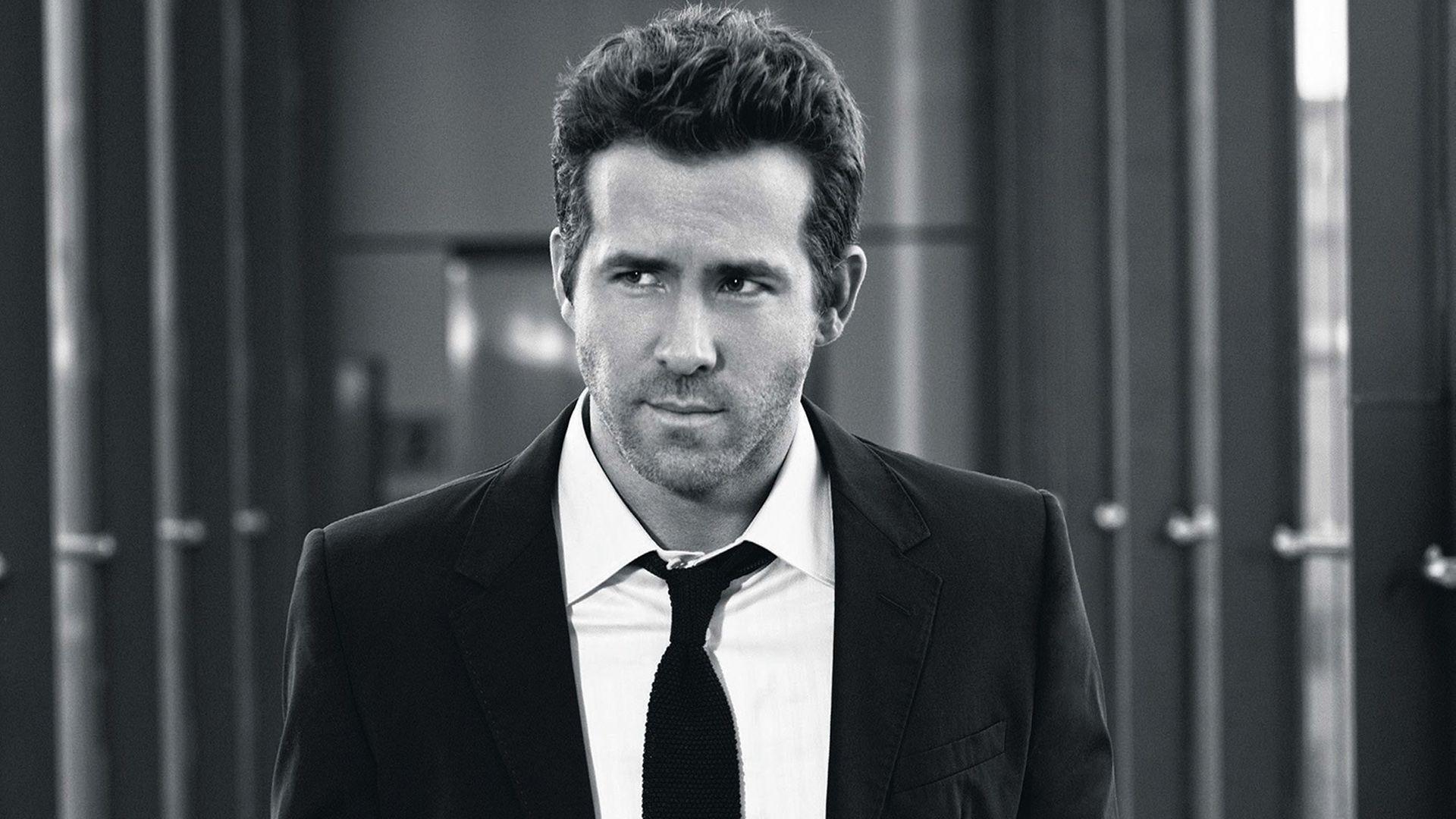 20 Awesome Ryan Reynolds Wallpapers