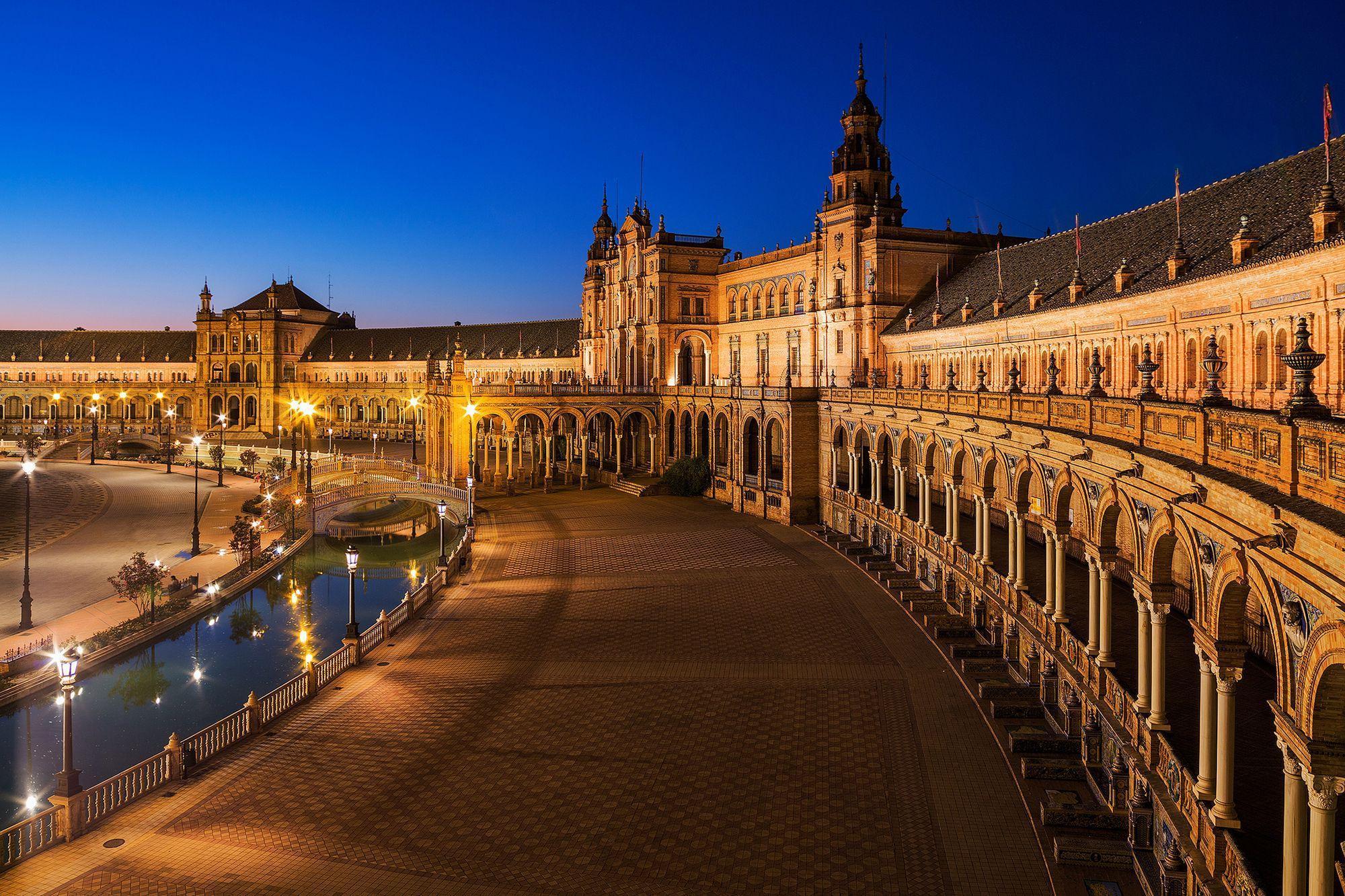 Download Wallpapers area night spain square seville,