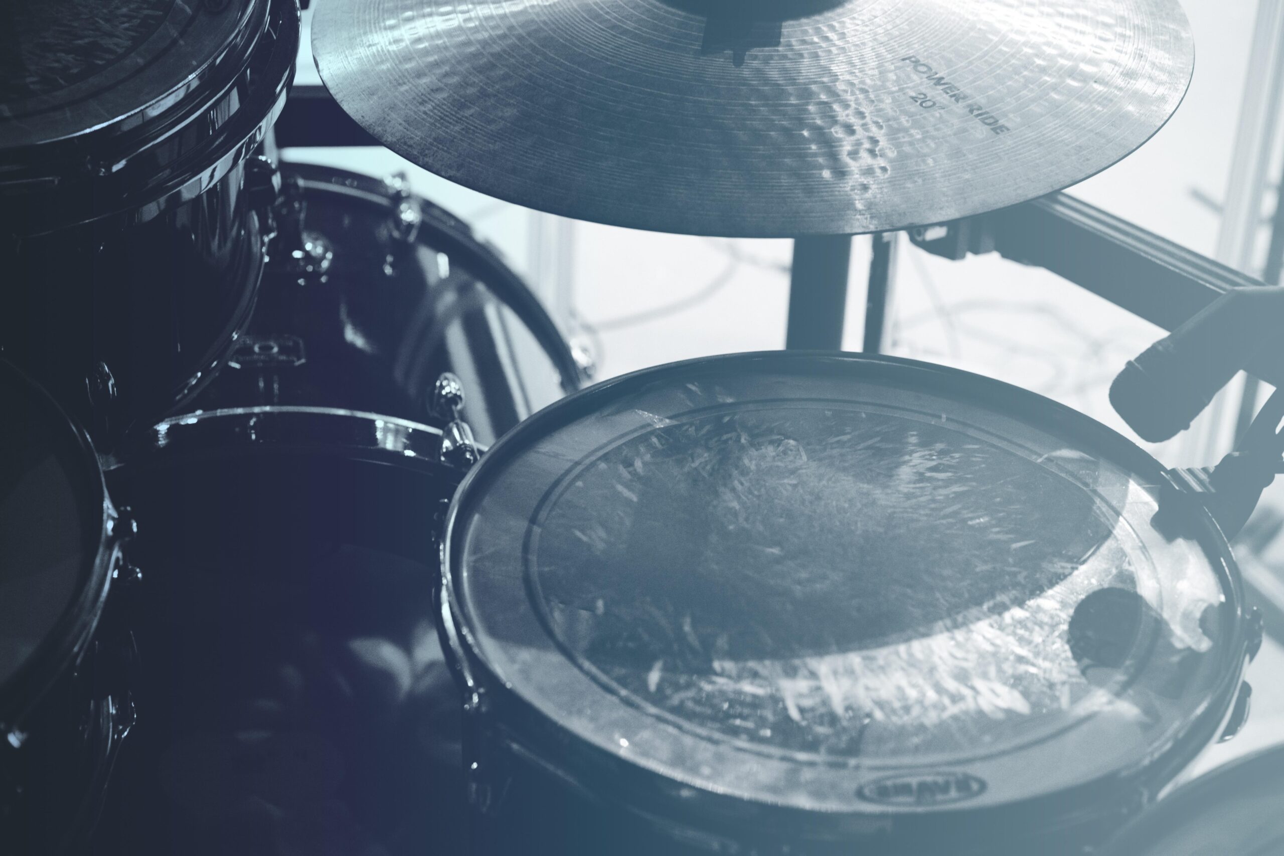 drum kit with shadow and cymbal free image