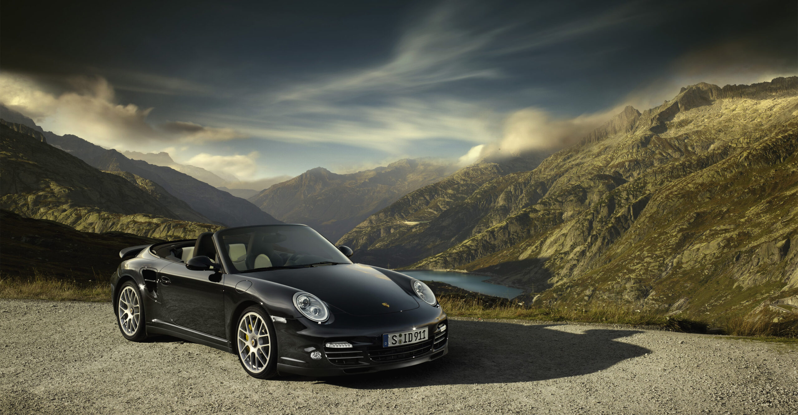 2011 Black Porsche 911 Turbo S Cabriolet wallpapers