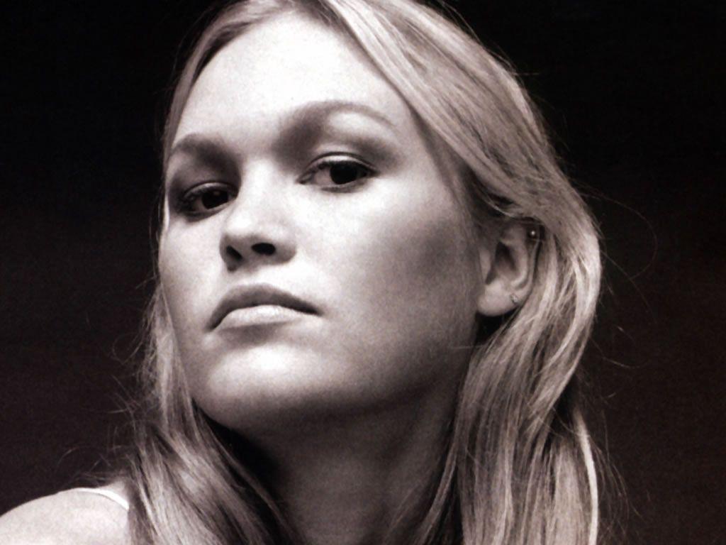 Julia Stiles