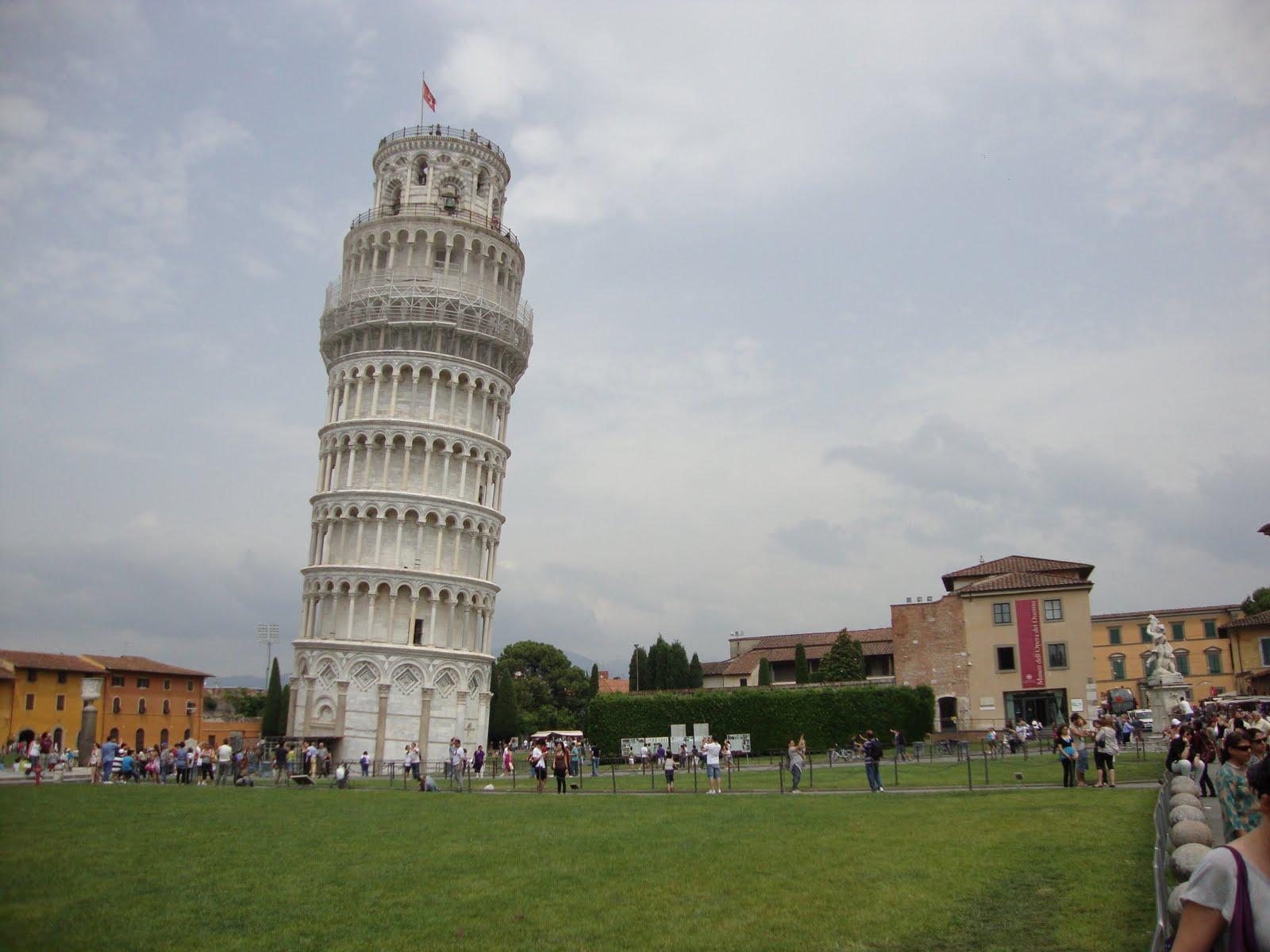 Wanderlust.: The Leaning Tower of Pisa…It Really Leans That Much