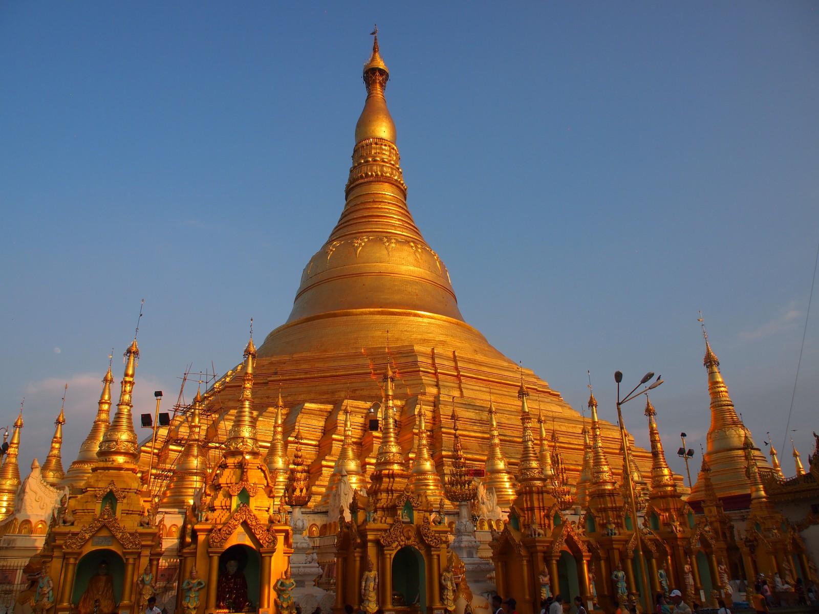 Shwedagon.Pagoda.original.3687