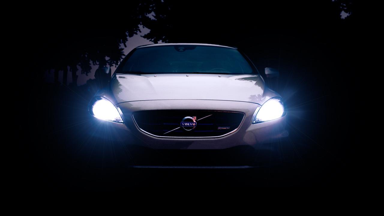 Wallpapers volvo v40, volvo, headlights, light, front view, night hd