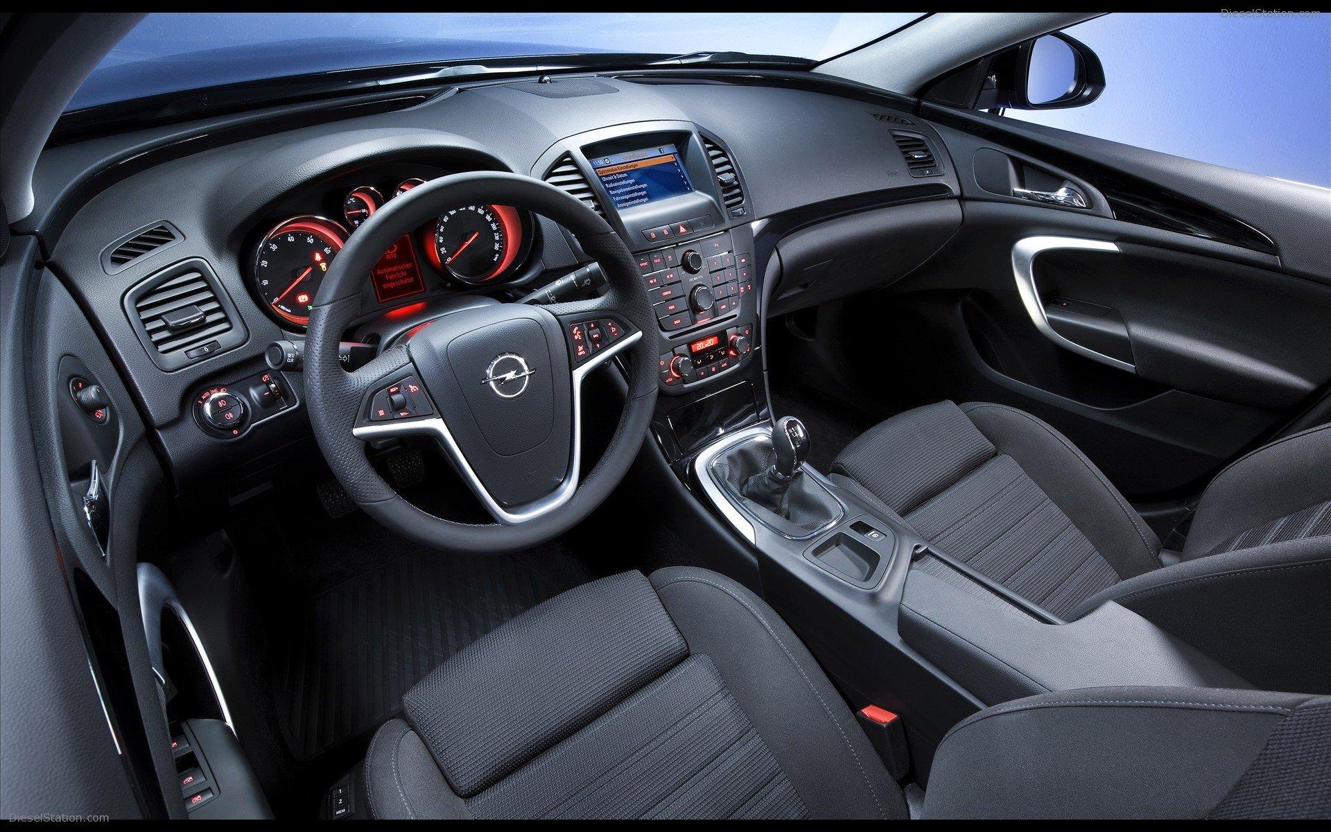 File: Opel Insignia Wallpapers