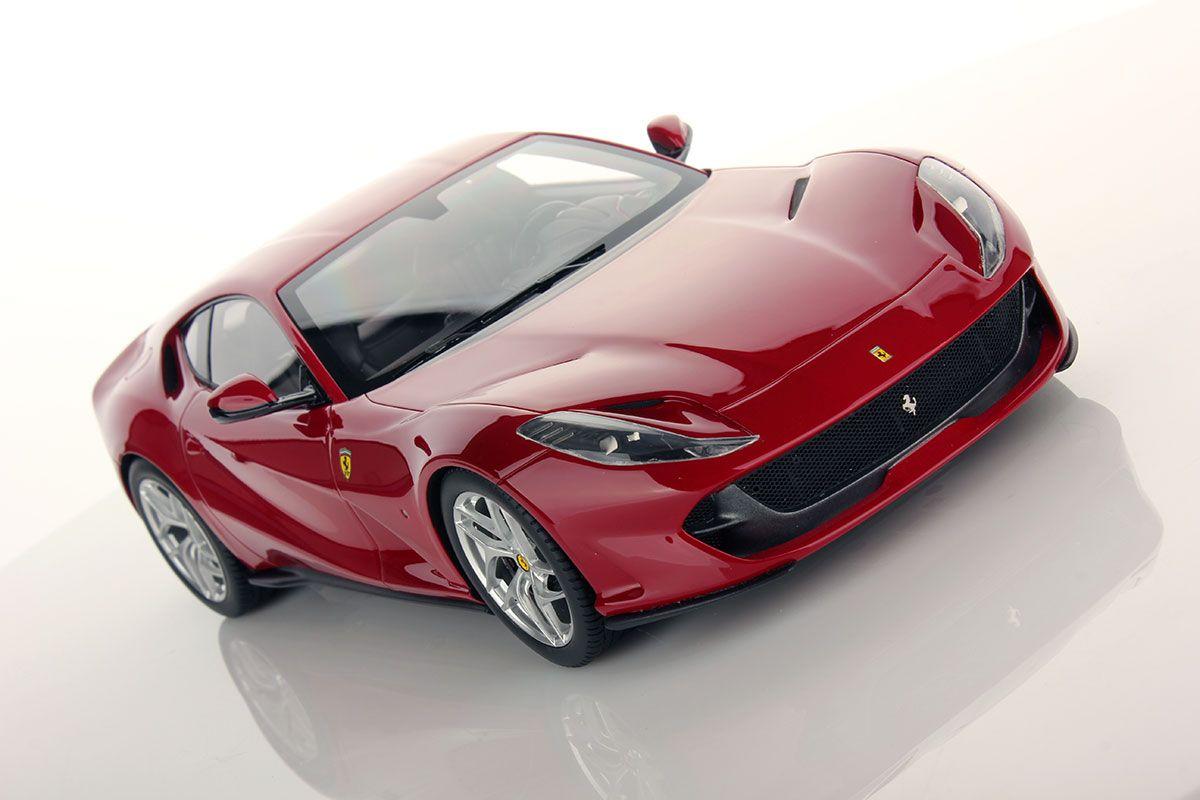 Ferrari 812 Superfast 1:18