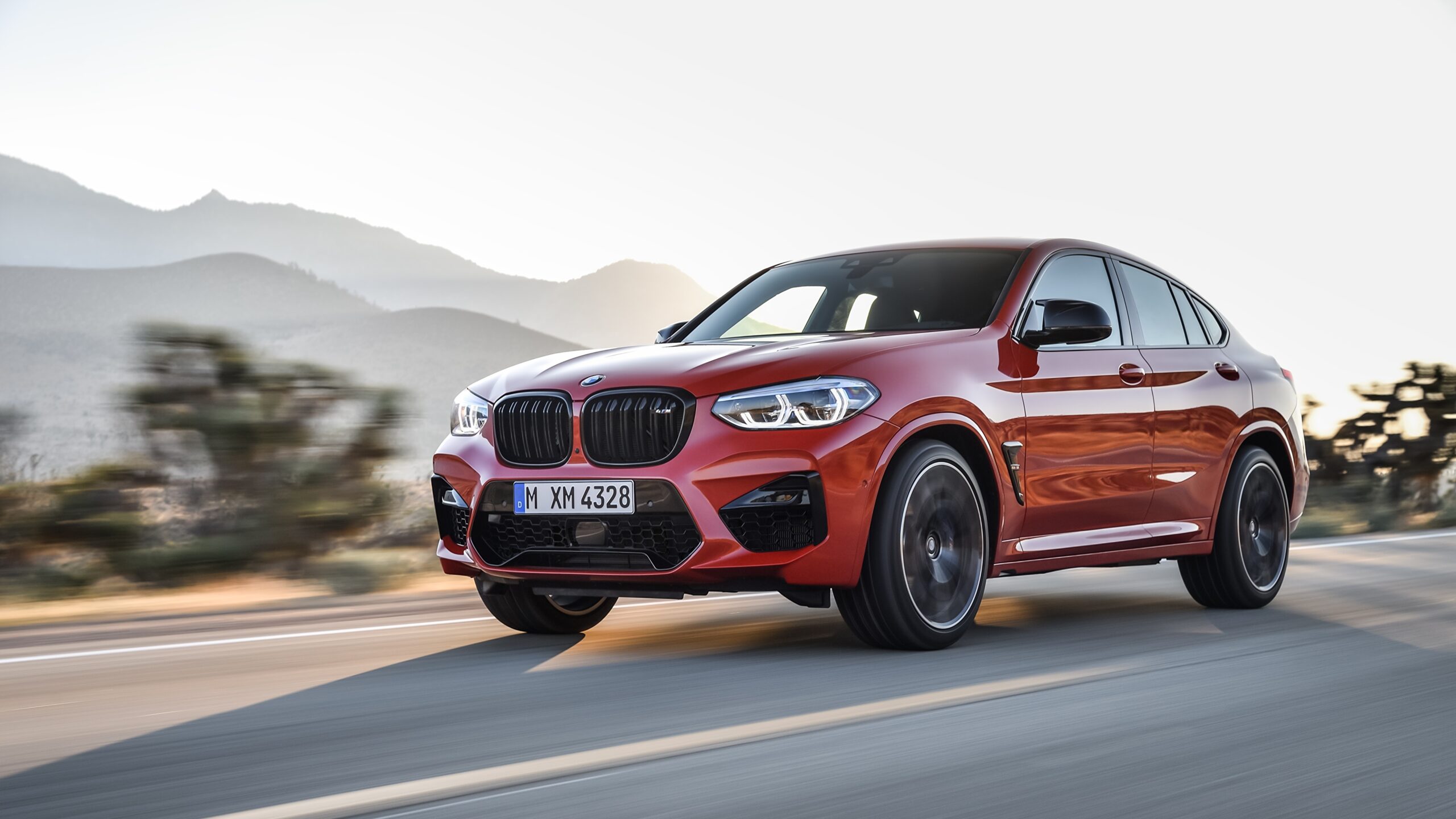 Photo BMW CUV Competition X4M F98 Red Motion Cars