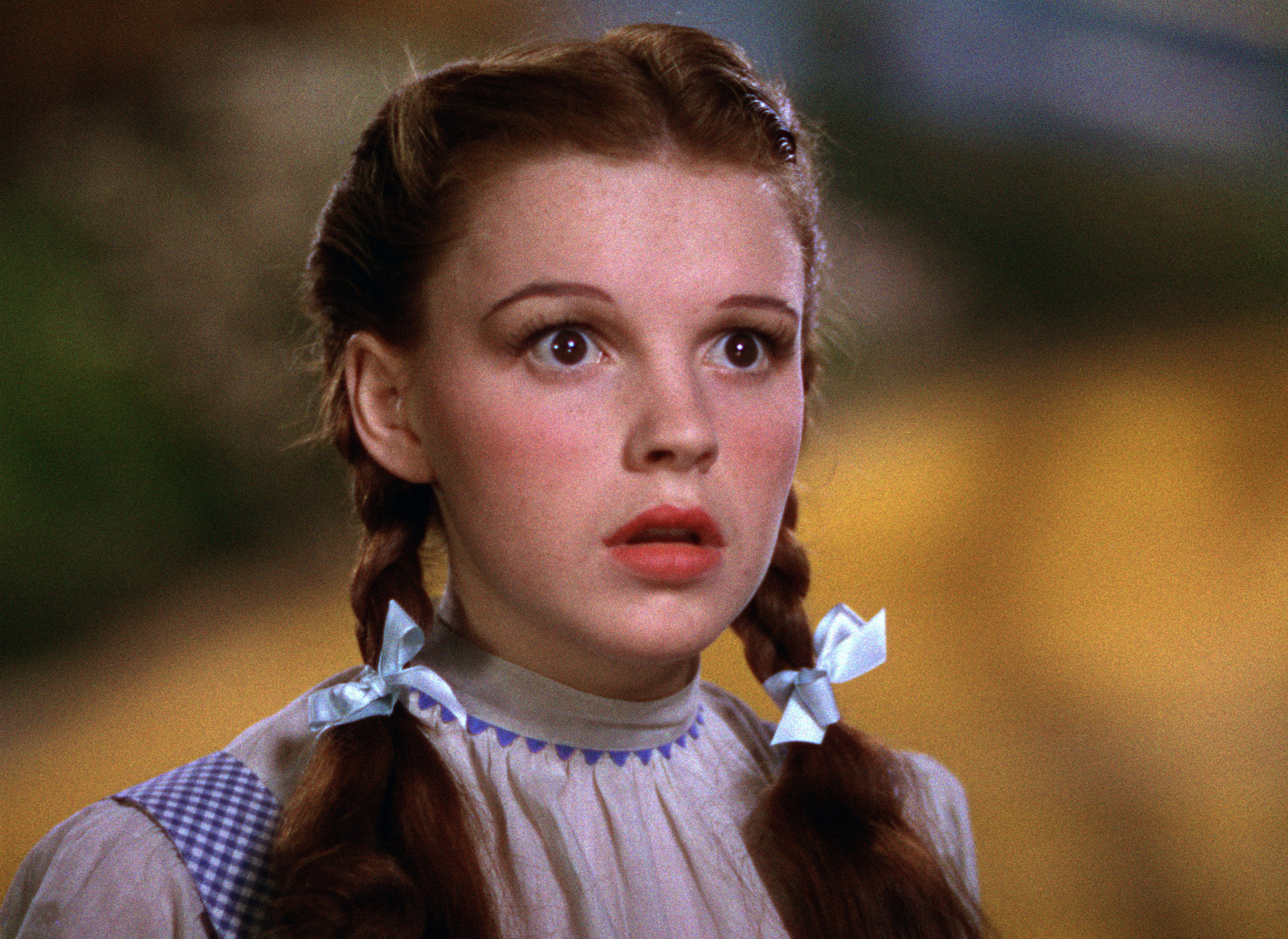 Judy Garland as Dorothy in The Wizard of Oz HD Wallpapers