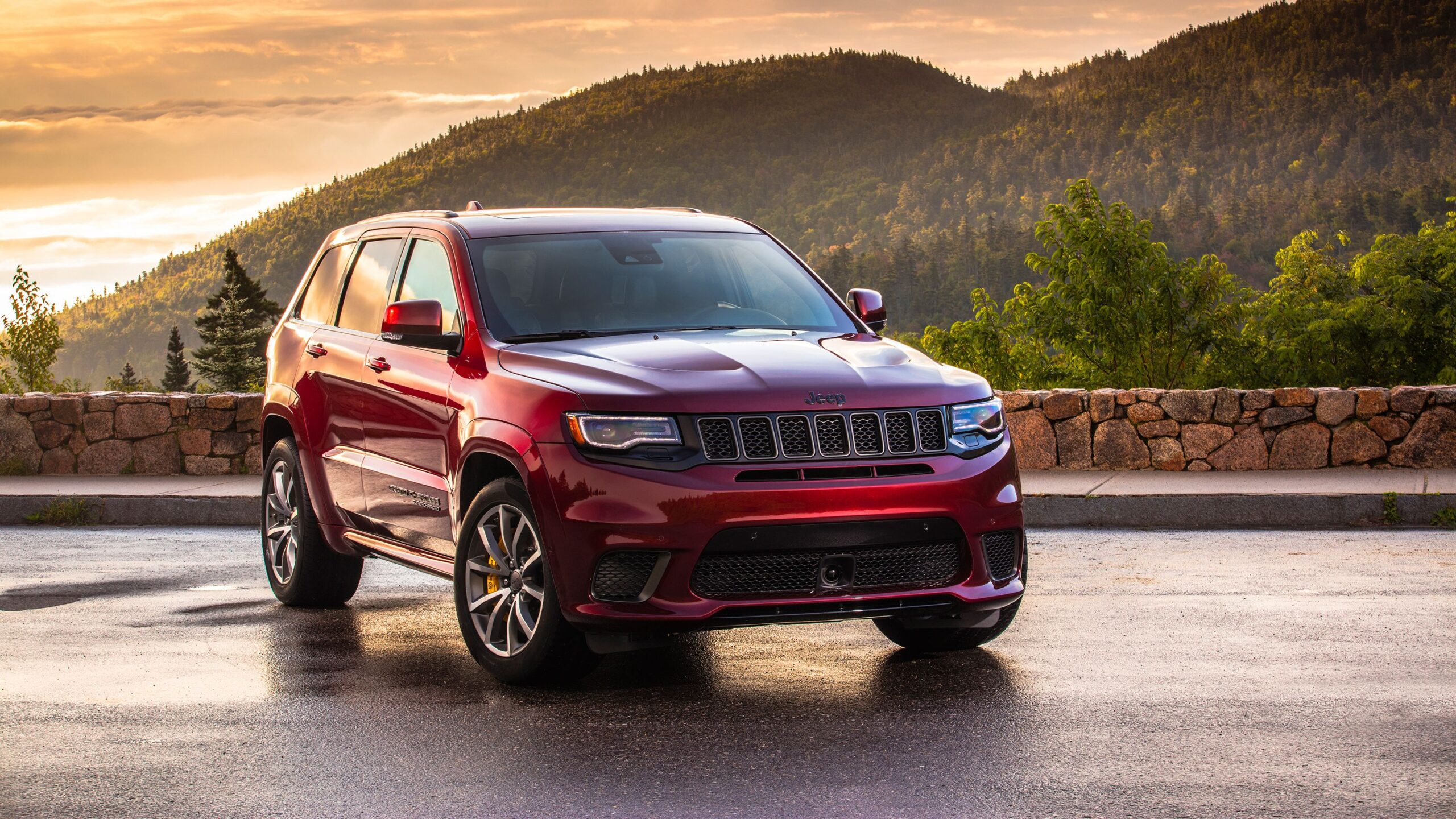 2018 Jeep Grand Cherokee Trackhawk 2 Wallpapers