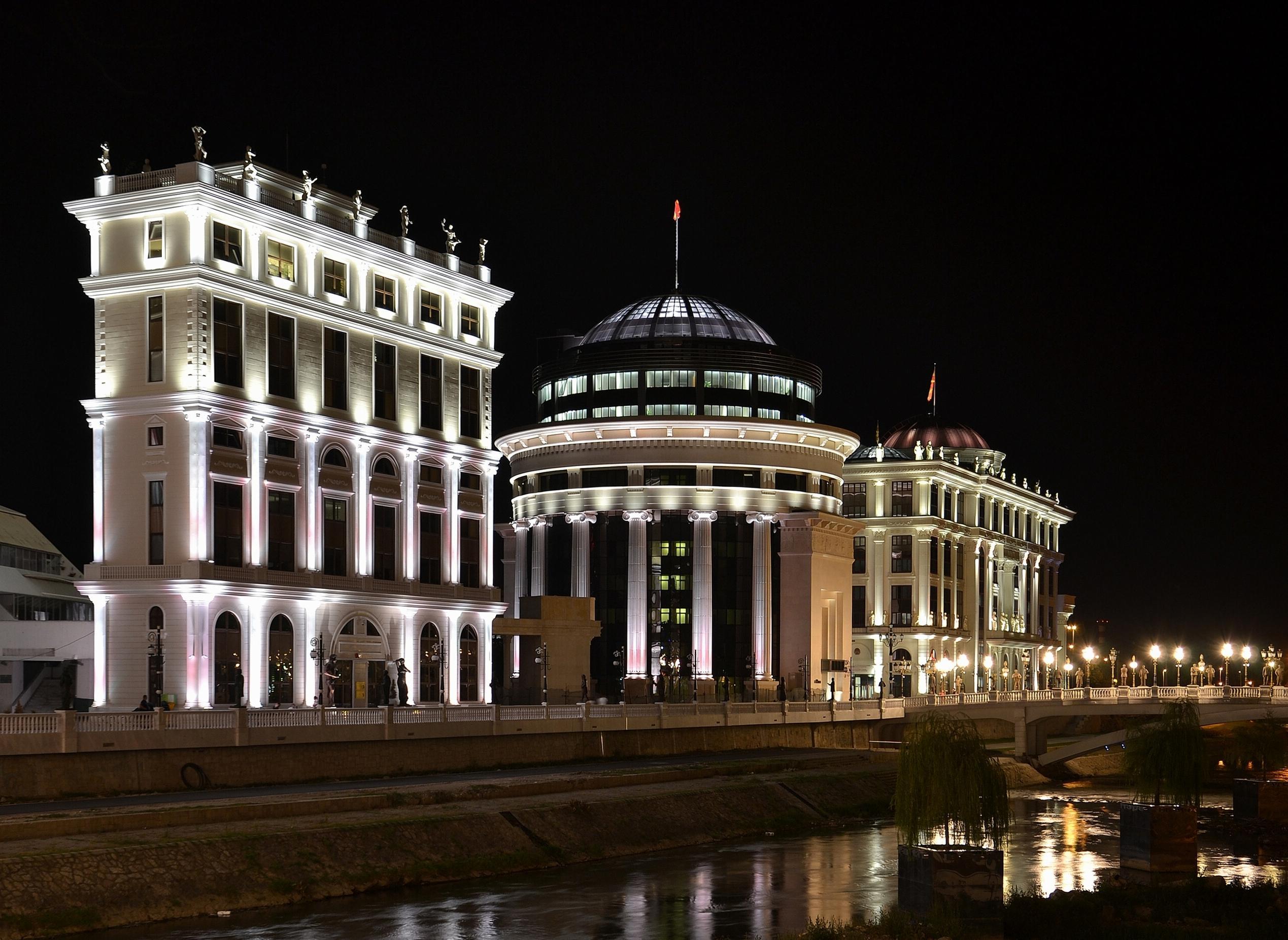 File:Skopje 2014 by night