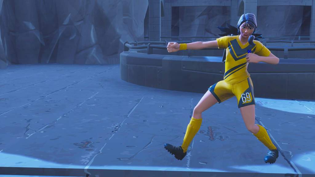 Clinical Crosser Fortnite wallpapers