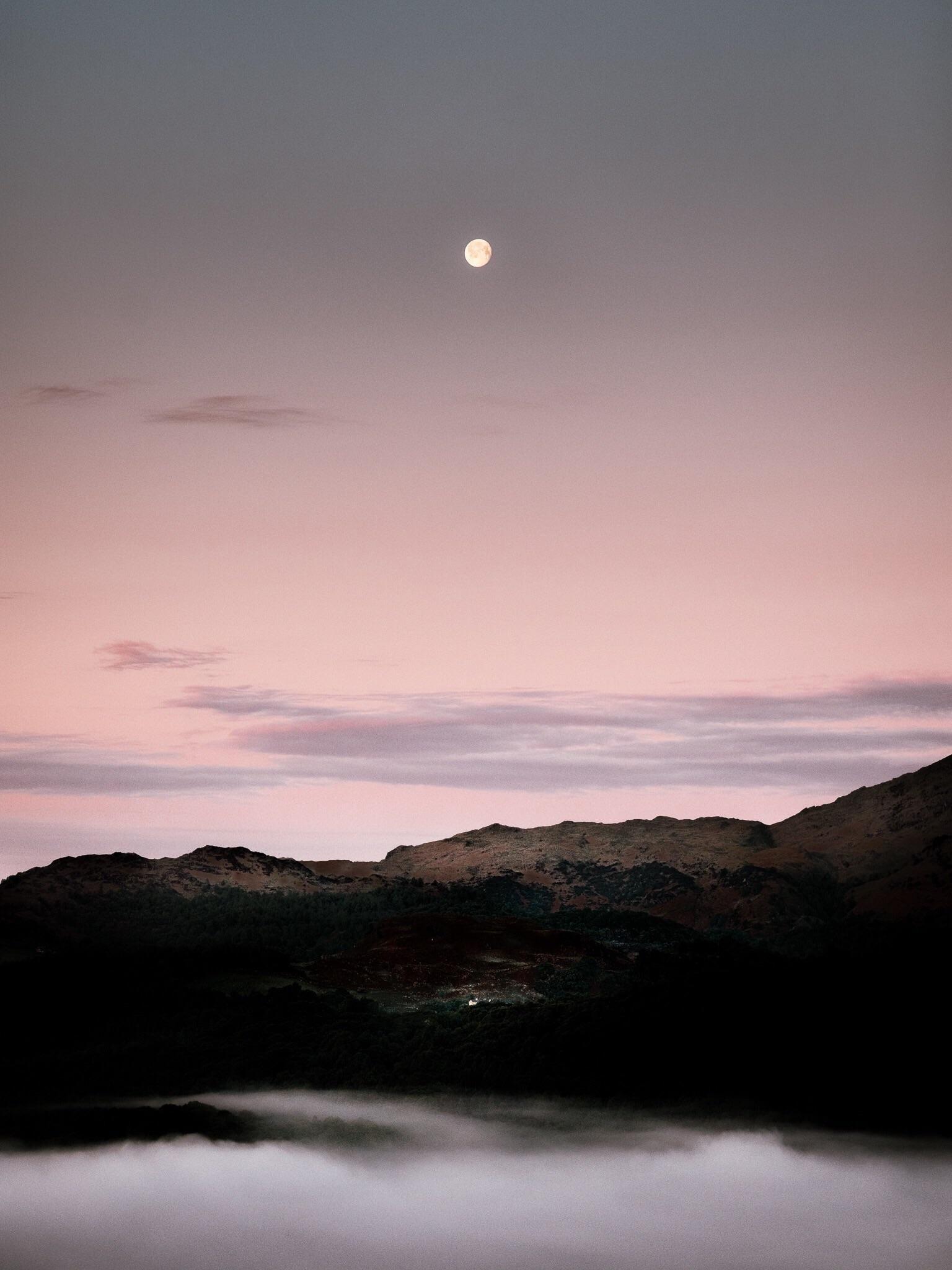 Moonrise over the Lakeland Mountains [OC] [] Want an iPad